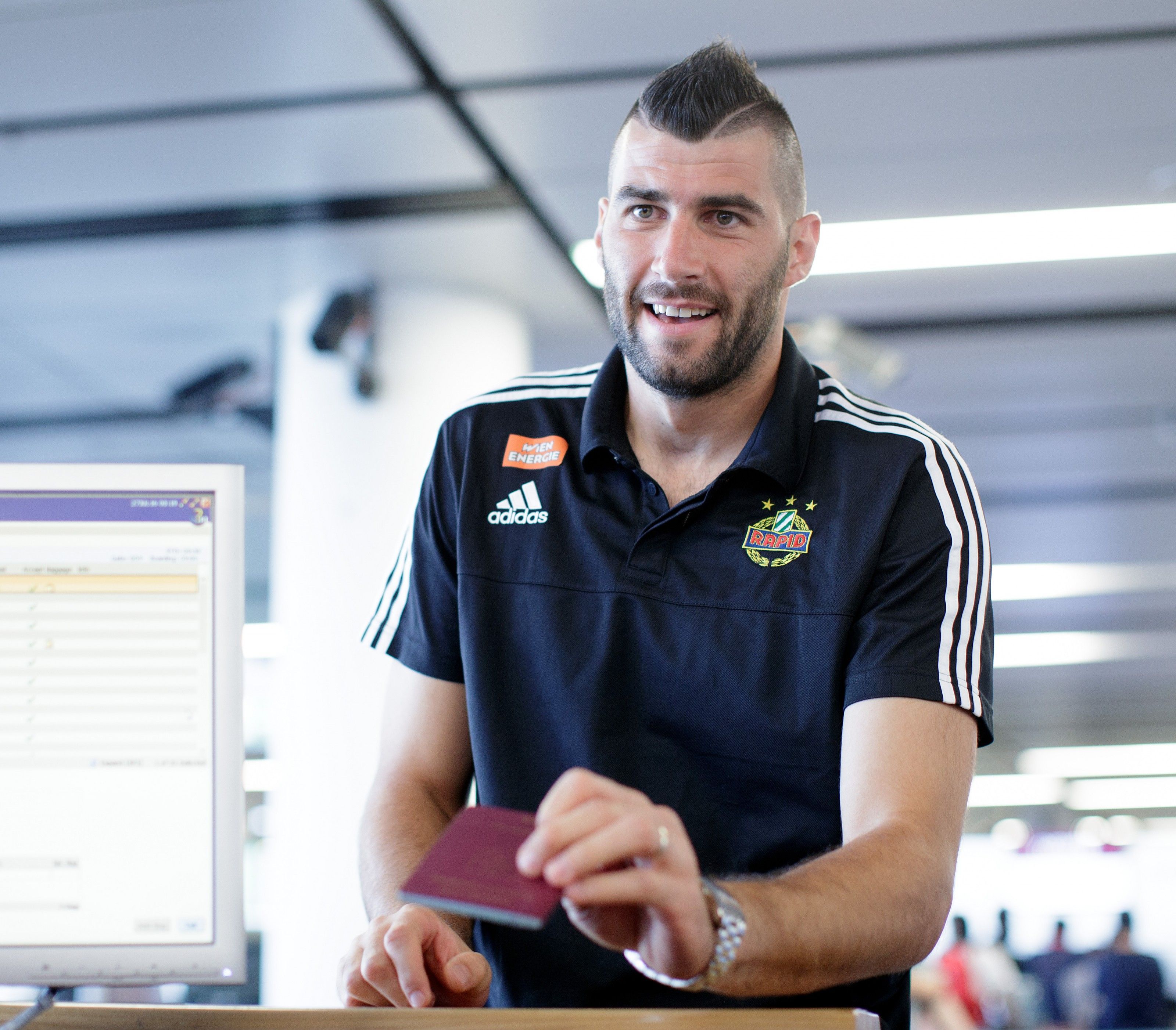 Ján Novota verlässt Rapid in Richtung Debrecen. Ján Novota verlässt Rapid in Richtung Debrecen.