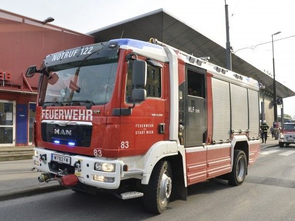 Nach dem Kabelbrand in Wien-Meidling ist die S80 weiterhin außer Betrieb.