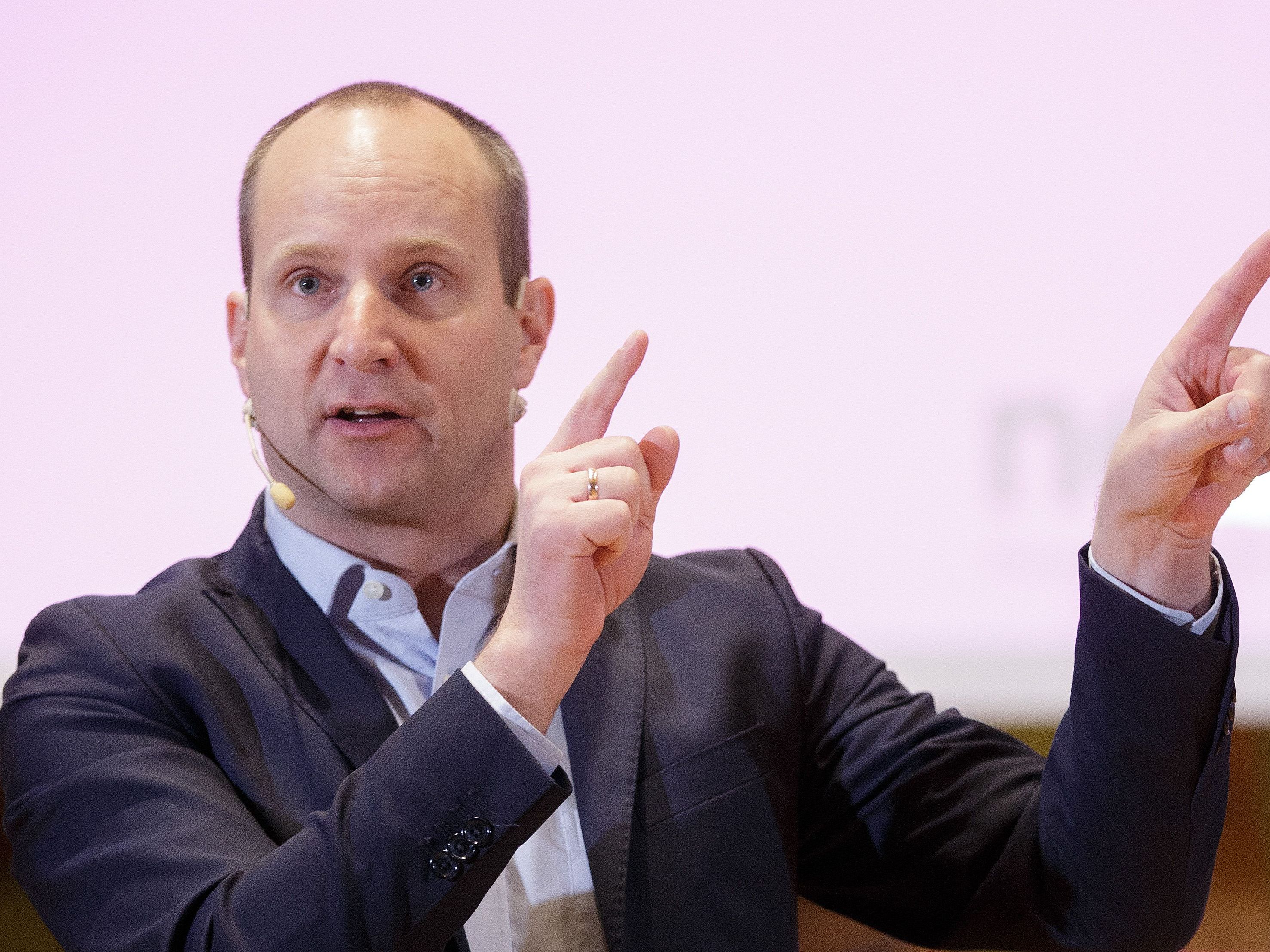 Strolz warb in seiner Grundsatzrede für seine Vision und um Stimmen. Strolz warb in seiner Grundsatzrede für seine Vision und um Stimmen.