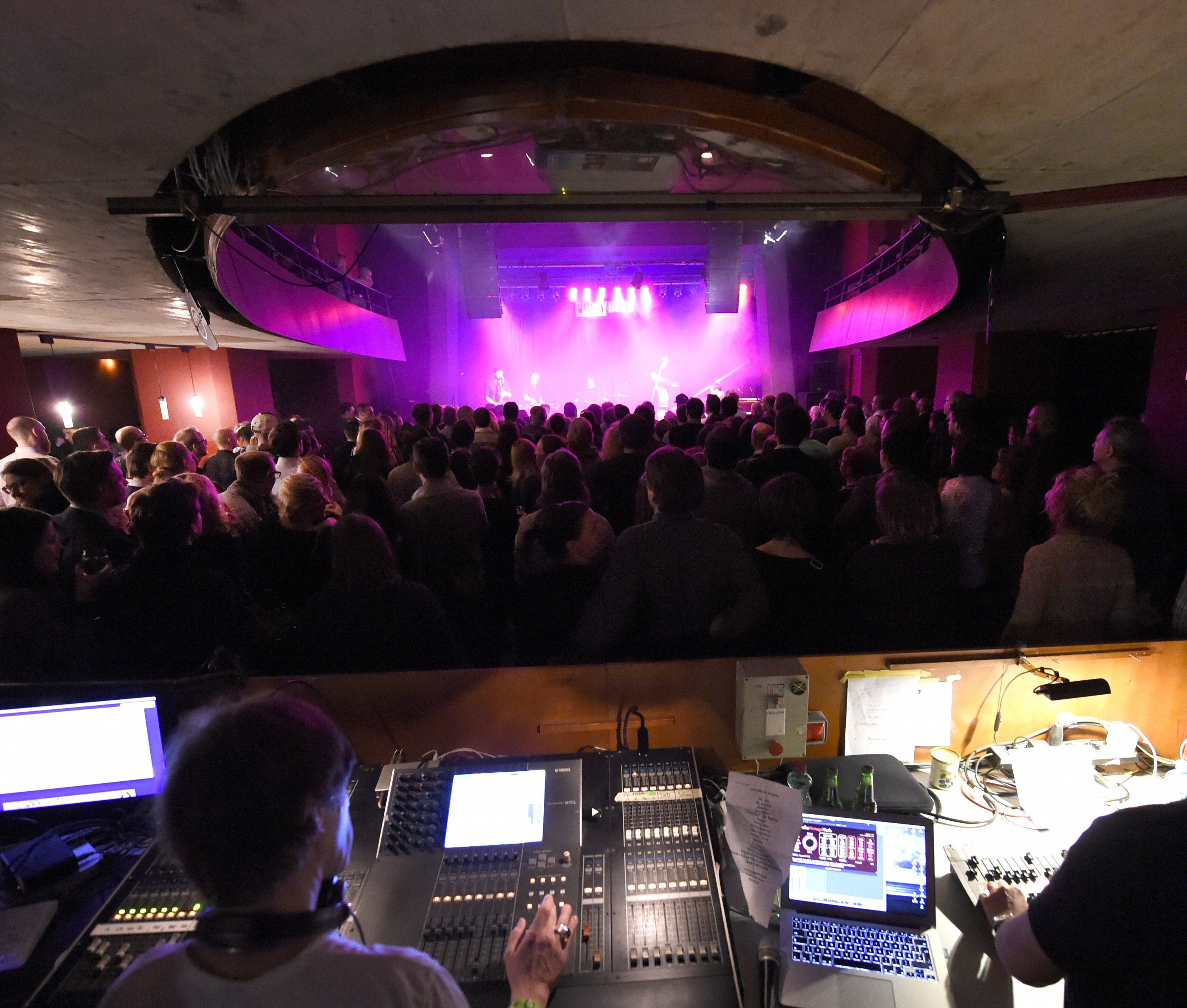 Ausverkaufte Show von Amanda Palmer und Edward Ka-Spel im Porgy & Bess.