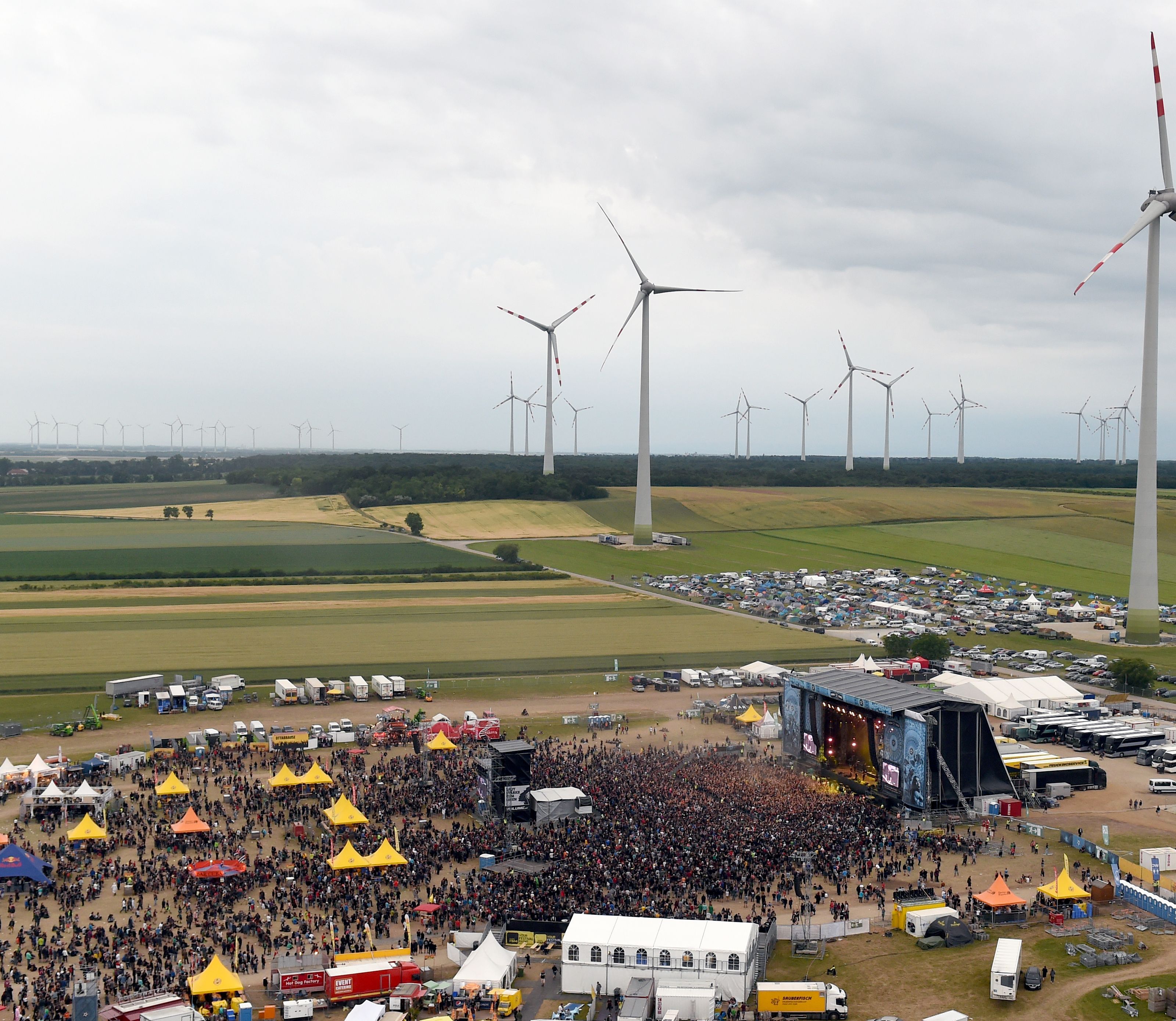 Viele Festivalbesucher reisen mit dem Auto zum "Nova Rock".