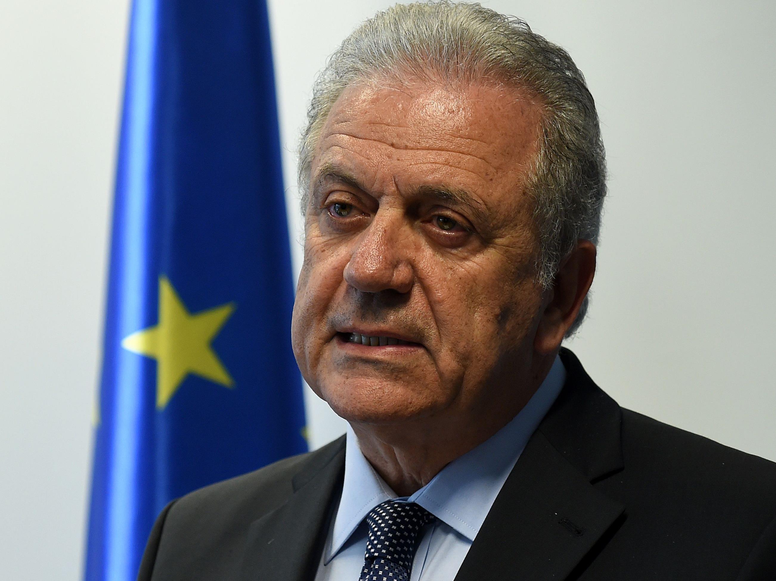 EU-Migrationskommissar Dimitris Avramopoulos wies die Forderungen von Außenminister Sebastian Kurz (ÖVP) indirekt zurück.
