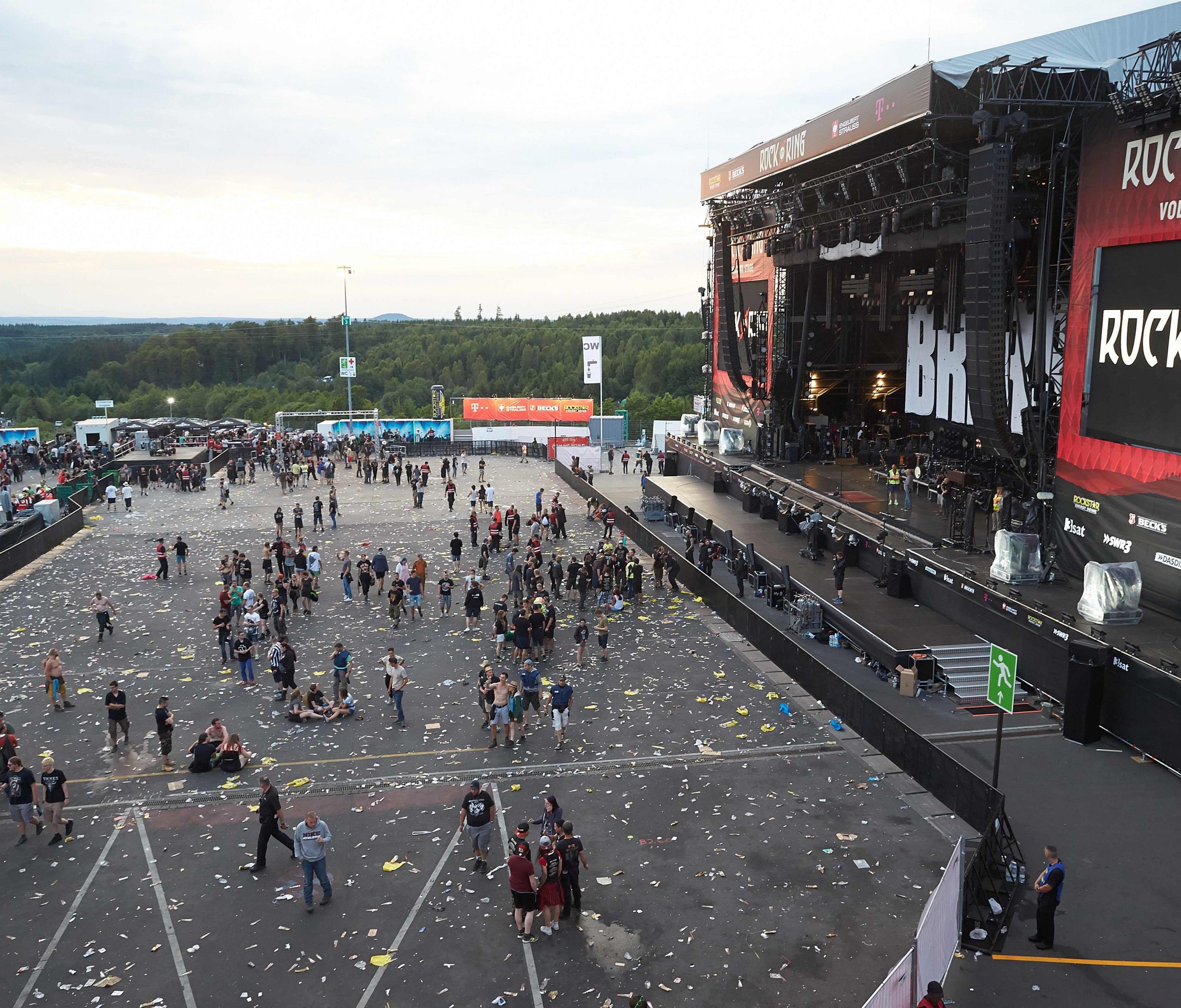 Die meisten Zuschauer blieben ruhig Die meisten Zuschauer blieben ruhig