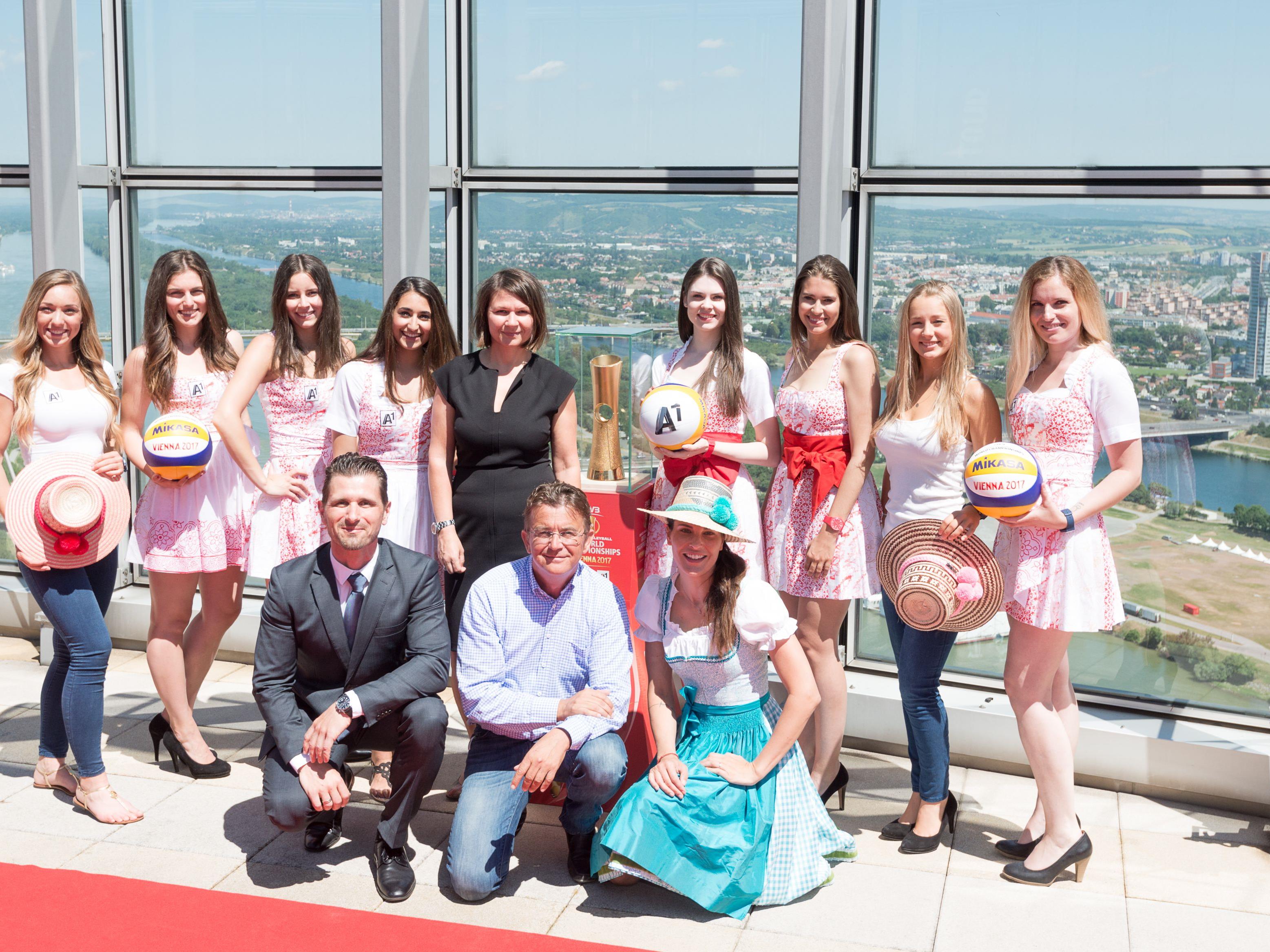 Die Beach Girls für die Beach-Volleyball-WM auf der Donauinsel sind auserkoren.