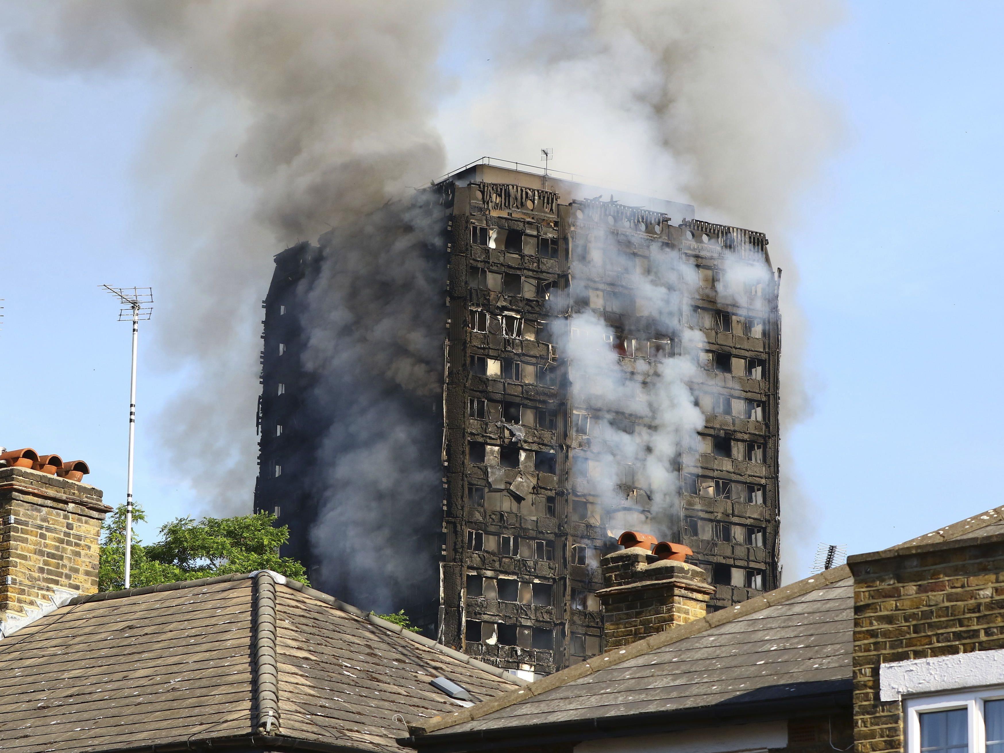 Nach dem verheerenden Brand in London schweben immer noch einige Opfer in Lebensgefahr.