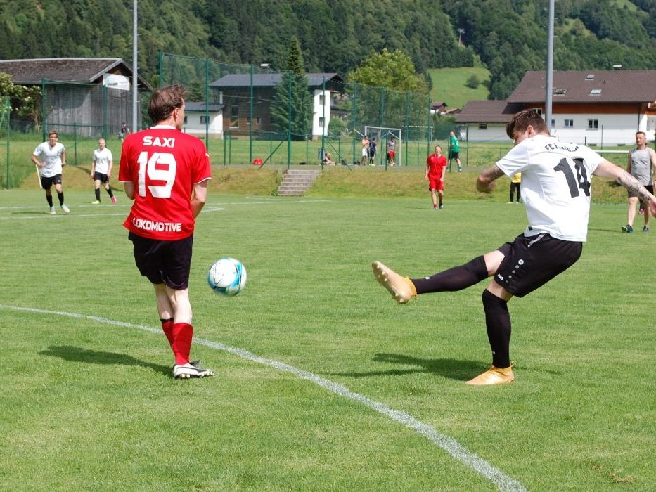 Kaiserwetter herrschte am ersten Spieltag beim Ortsvereineturnier in Schruns. Kaiserwetter herrschte am ersten Spieltag beim Ortsvereineturnier in Schruns.