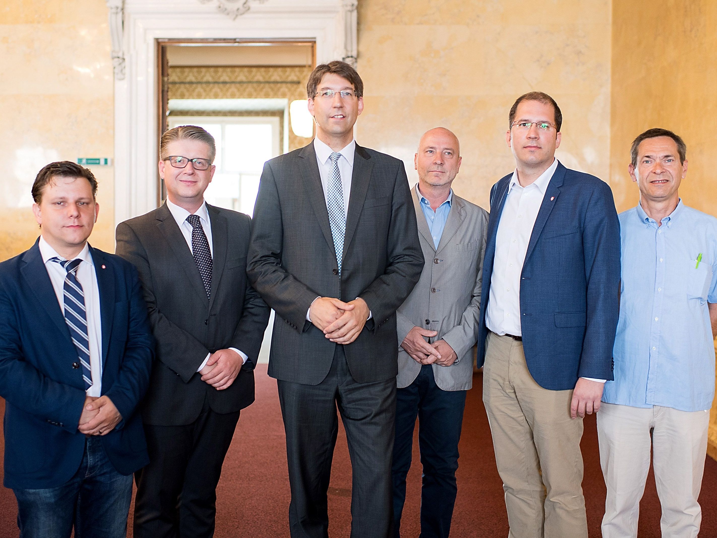 Bei der Pressekonferenz zur Aufweichung der Anrainerparkplätze. Bei der Pressekonferenz zur Aufweichung der Anrainerparkplätze.