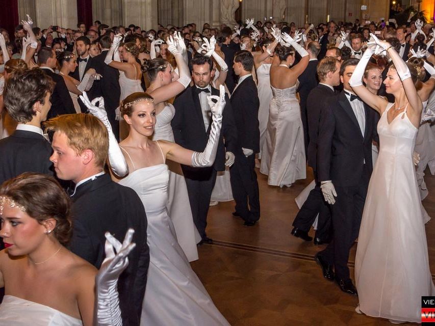 Gute Stimmung beim gestrigen Ball im Rathaus Gute Stimmung beim gestrigen Ball im Rathaus