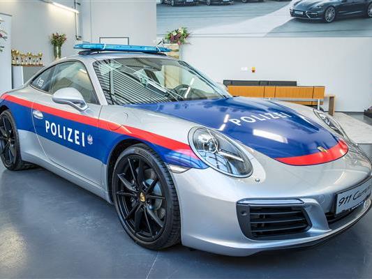Die Polizei hat ab sofort Dienstfahrzeuge von Porsche zur Verfügung.