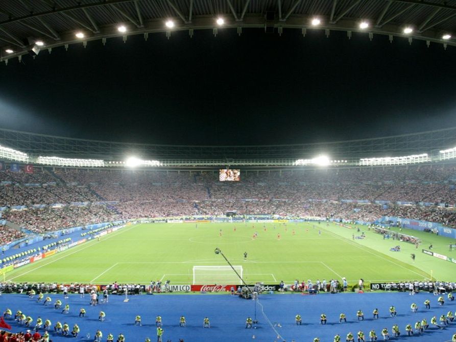 Die Zeugen versammeln sich im Ernst-Happel-Stadion. Die Zeugen versammeln sich im Ernst-Happel-Stadion.