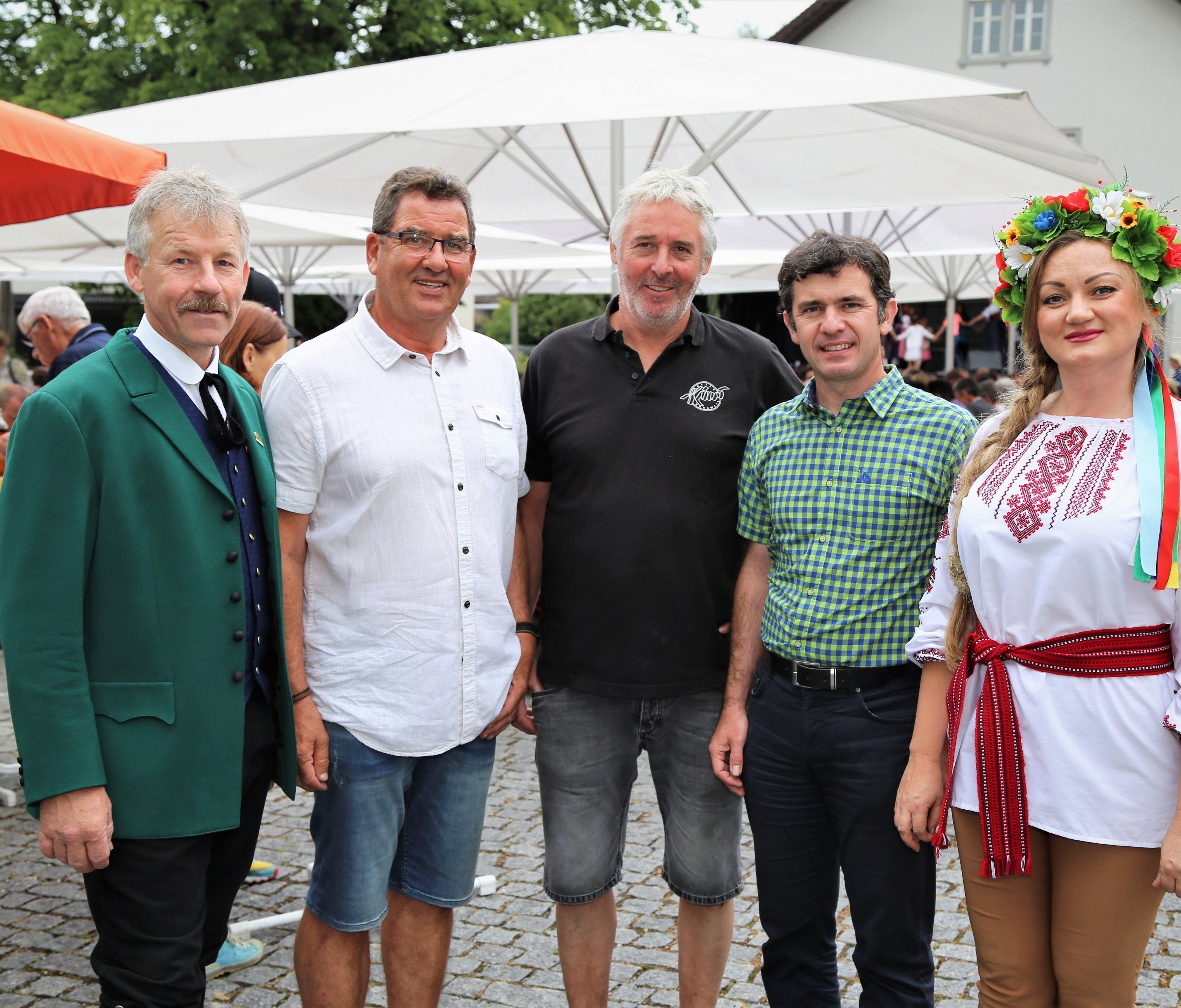 Karlheinz Marte (TG Rankweil) mit Helmut Jenny, Armin Wille, Bürgermeister Martin Summer und Olena Fischer. Karlheinz Marte (TG Rankweil) mit Helmut Jenny, Armin Wille, Bürgermeister Martin Summer und Olena Fischer.