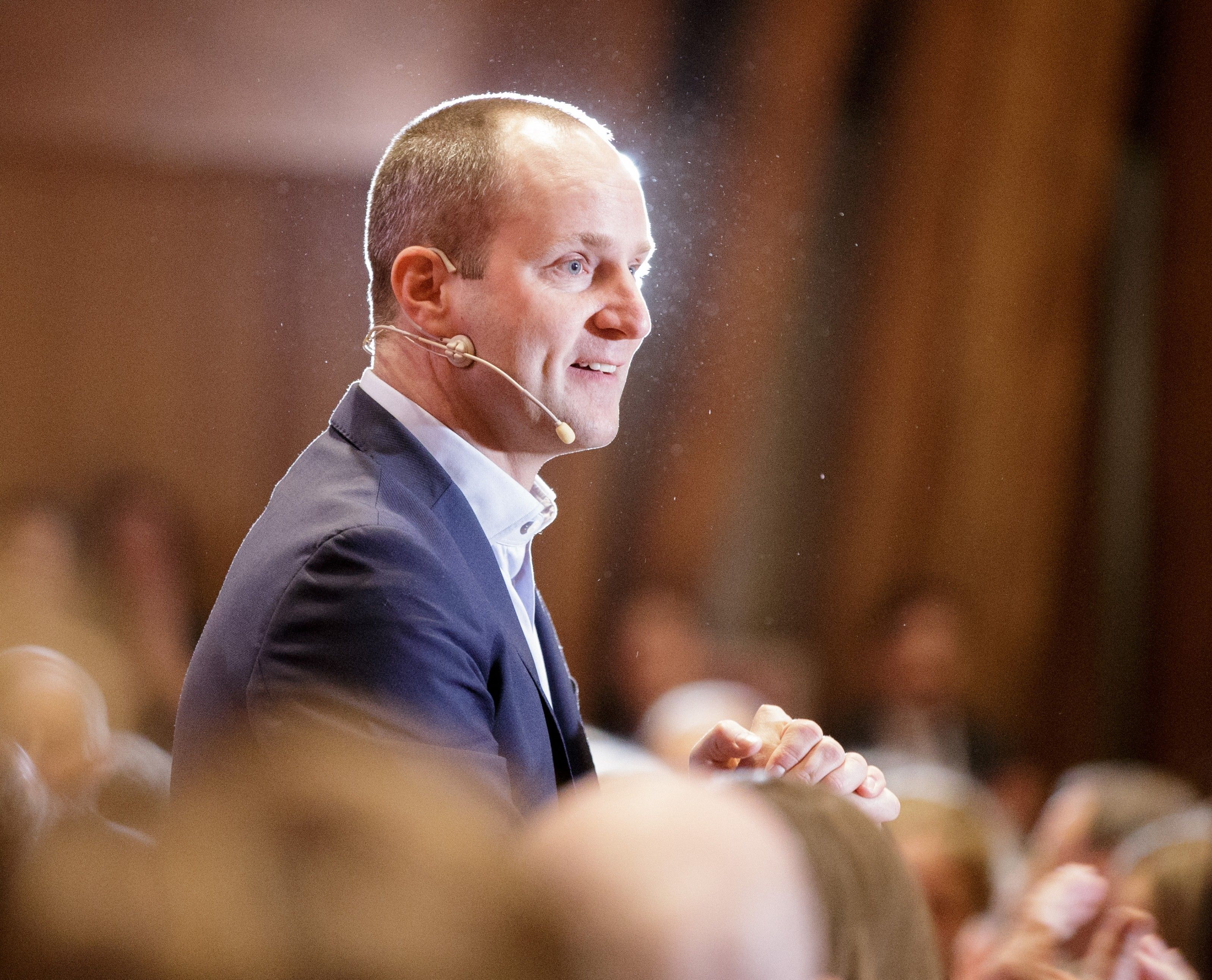 NEOS-Chef Strolz präsentierte am Freitag einen neuen inhaltlichen Partner NEOS-Chef Strolz präsentierte am Freitag einen neuen inhaltlichen Partner