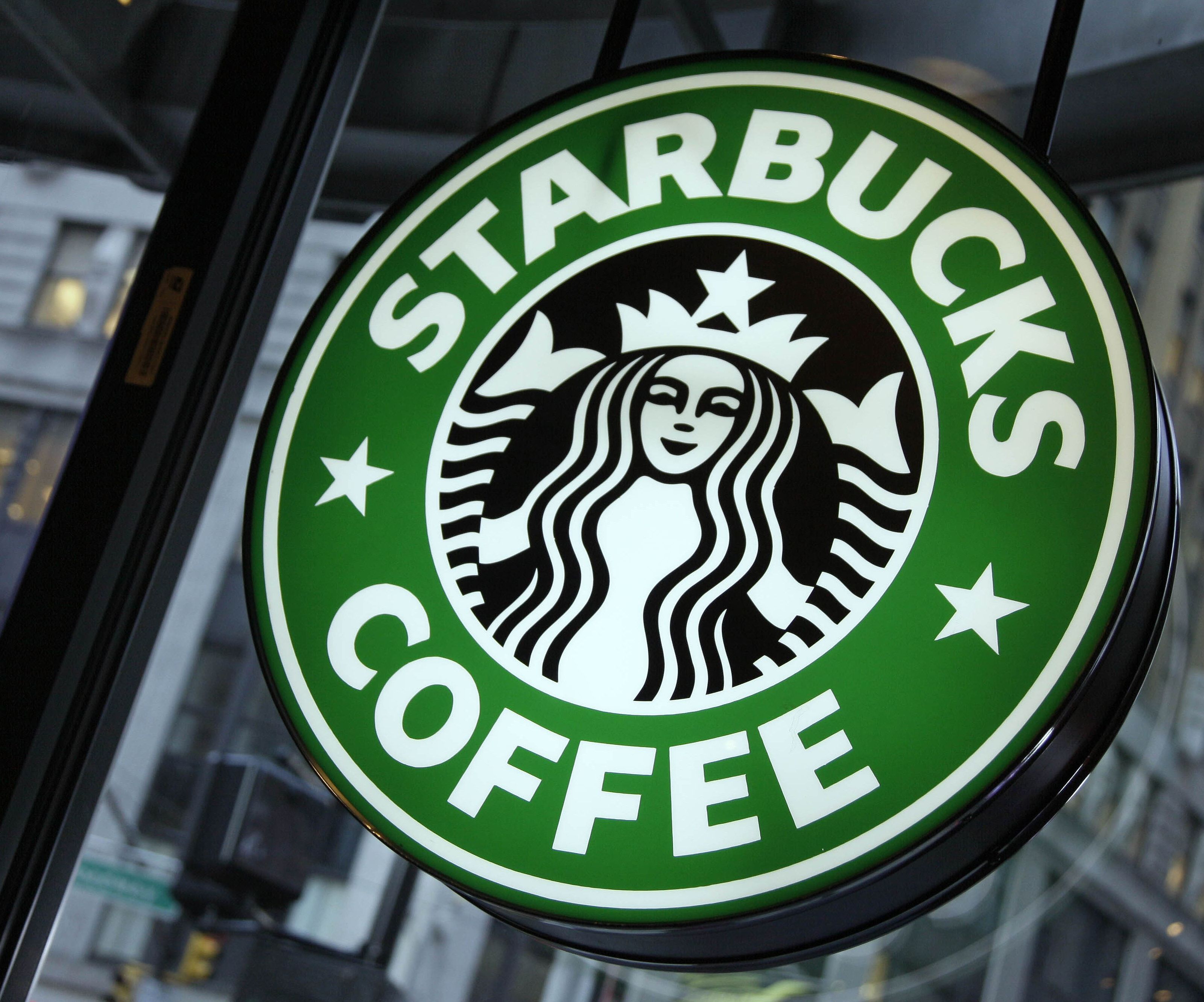 Kundin mit Präsidenten-Shirt ausgelacht und Ware mit Vermerk versehen. Kundin mit Präsidenten-Shirt ausgelacht und Ware mit Vermerk versehen.