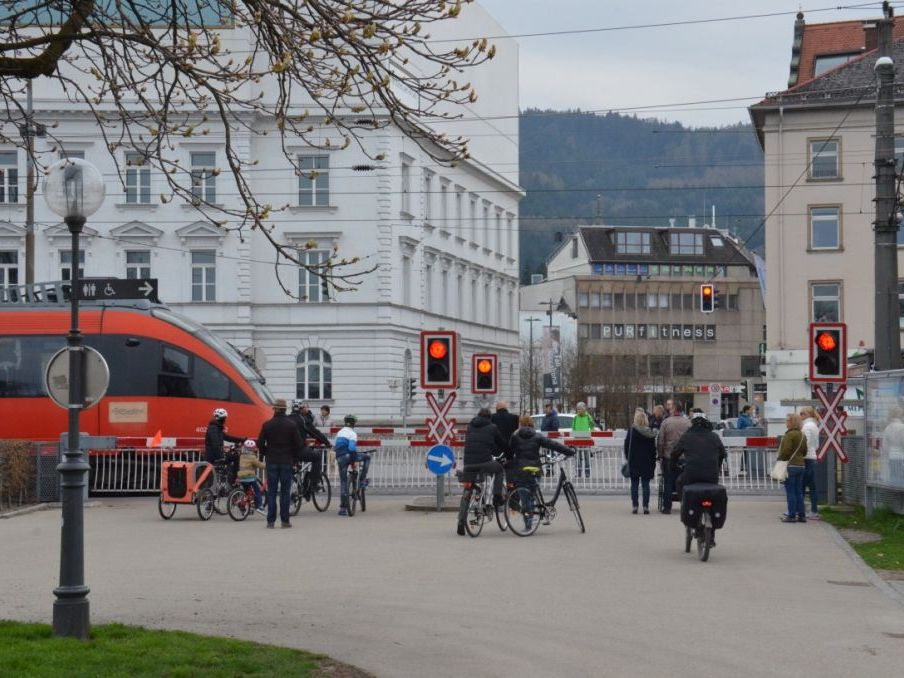 "Fahrradunterführung könnte See und Stadt zusammenwachsen lassen" "Fahrradunterführung könnte See und Stadt zusammenwachsen lassen"