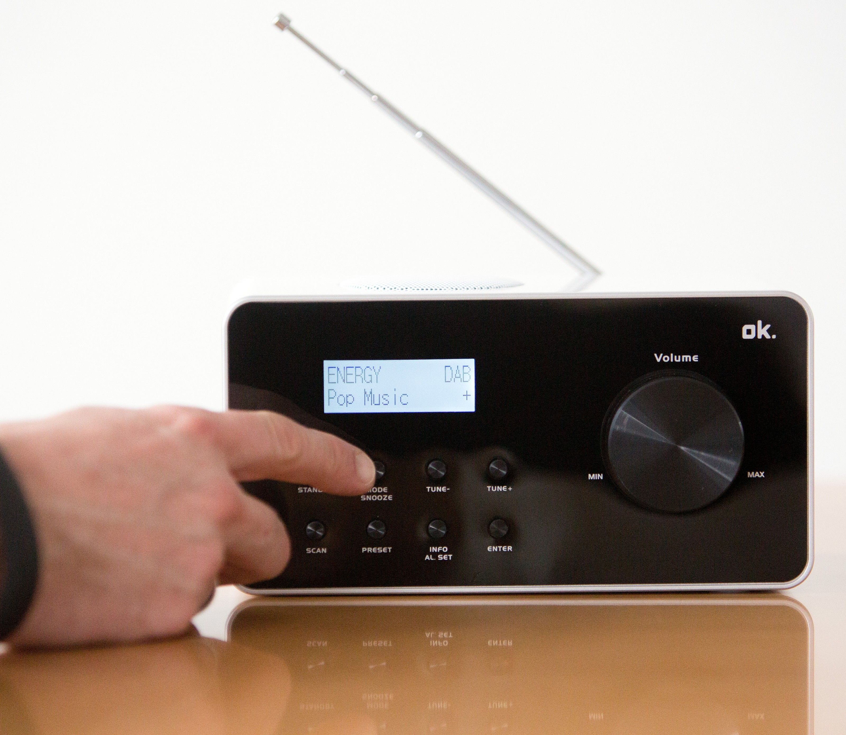 Ein Digitalradioempfänger. Ein Digitalradioempfänger.