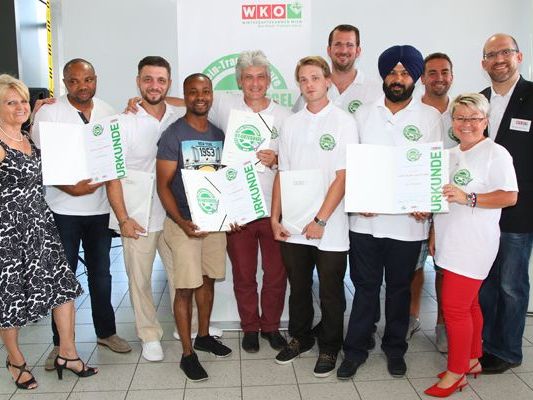 Die ersten Unternehmen wurden mit dem KT-Gütesiegel ausgezeichnet. Die ersten Unternehmen wurden mit dem KT-Gütesiegel ausgezeichnet.