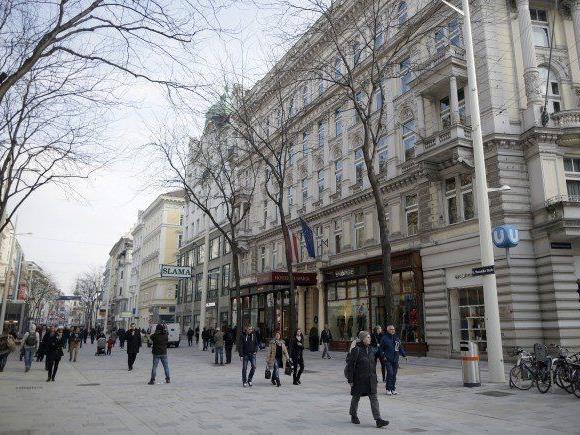 Sechs Personen wurden in der Wiener Mariahilfer Straße wegen Ladendiebstahls festgenommen.