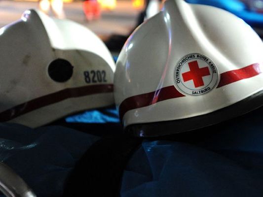 Bei einem Arbeitsunfall in Tschagguns wurden zwei Zimmermänner verletzt. Bei einem Arbeitsunfall in Tschagguns wurden zwei Zimmermänner verletzt.