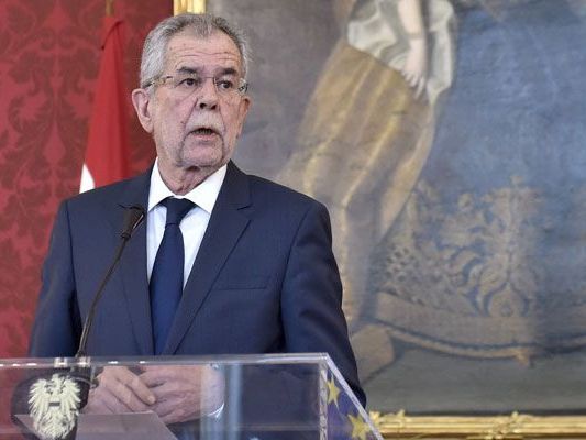 Einen Ordnungsruf richtet Van der Bellen vor allem an die Regierungsparteien Einen Ordnungsruf richtet Van der Bellen vor allem an die Regierungsparteien