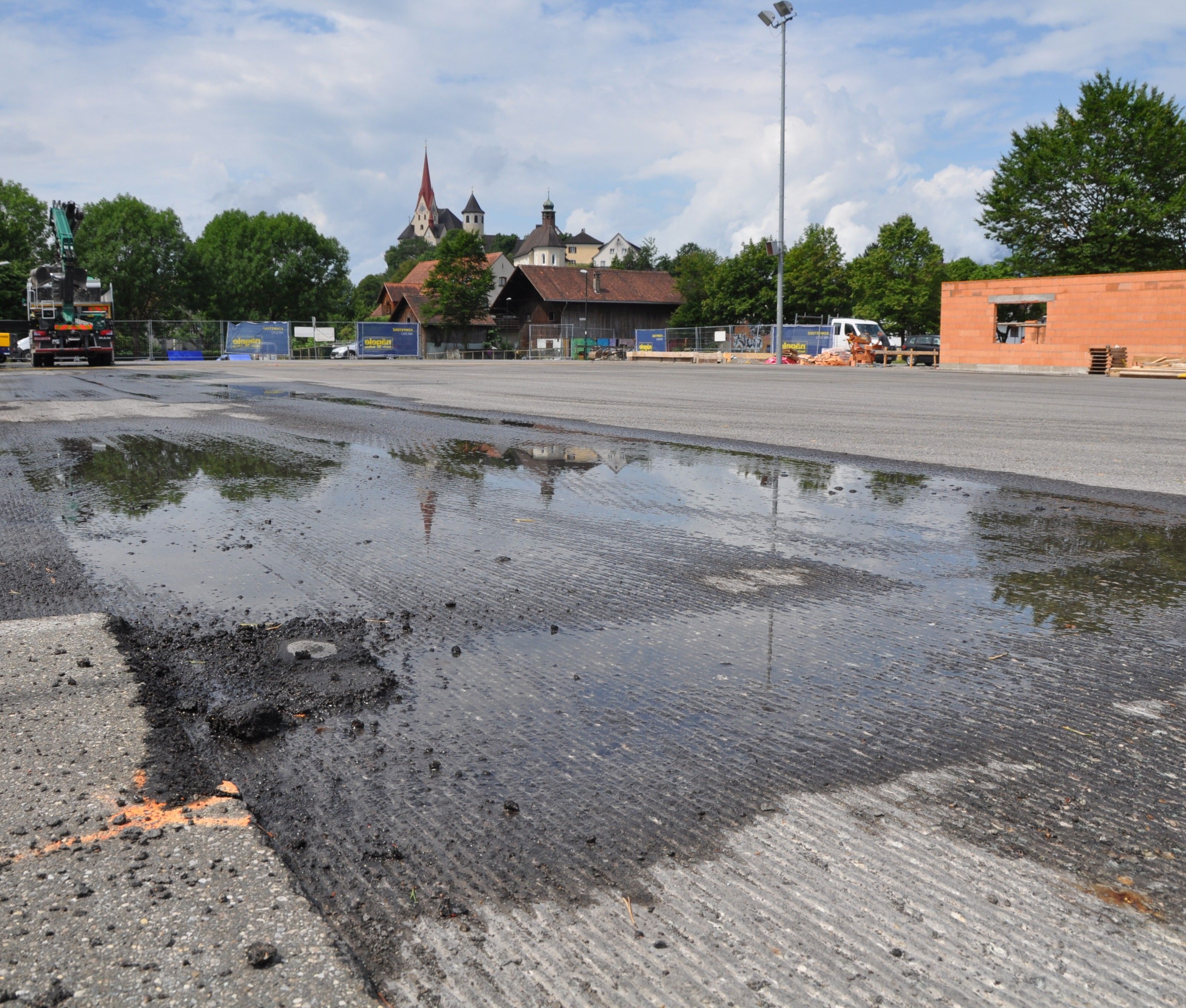 Ab November können die Eisläufer auf der neuen Anlage ihre Runden drehen. Ab November können die Eisläufer auf der neuen Anlage ihre Runden drehen.