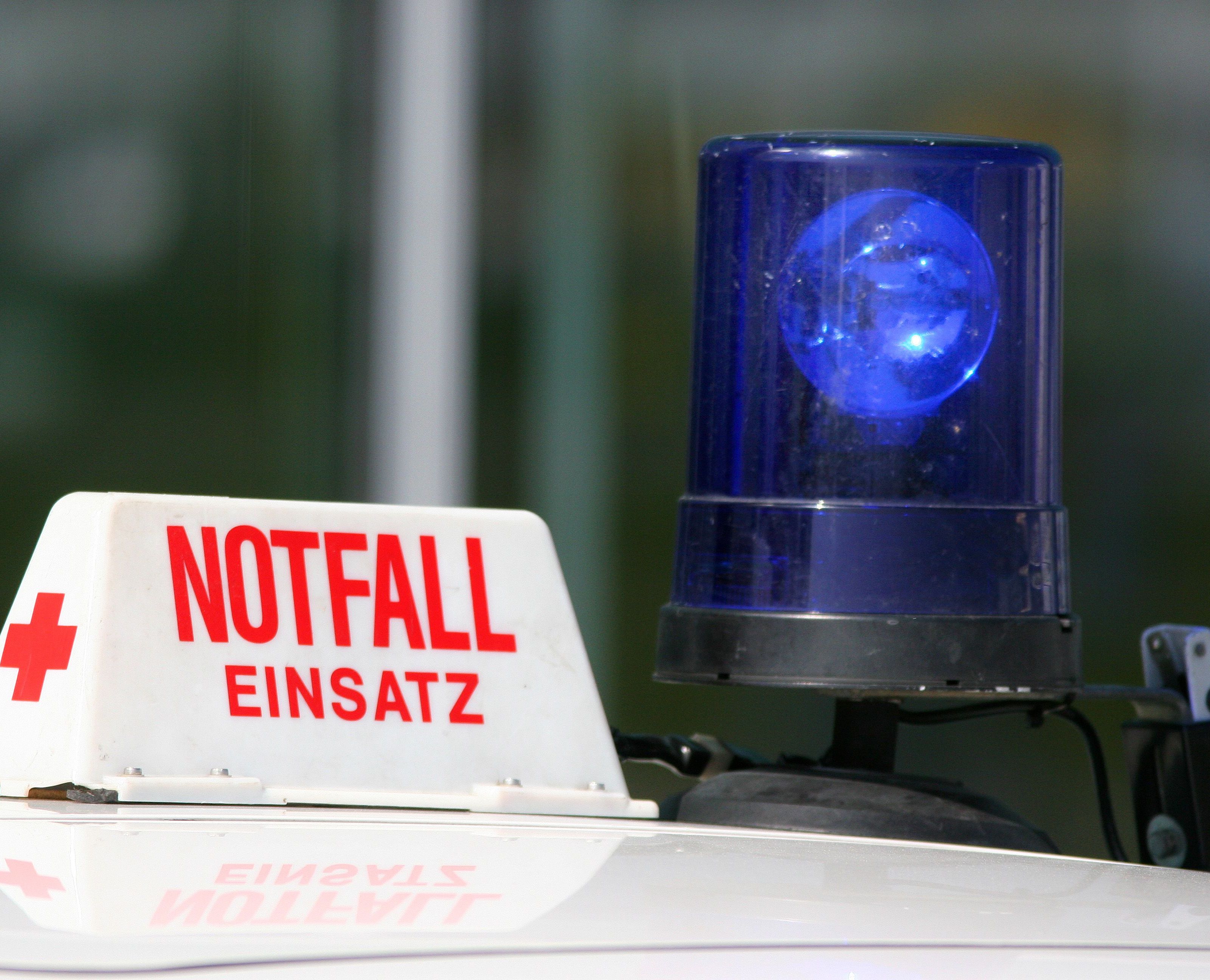 Kleinkind bei Unfall verletzt. Kleinkind bei Unfall verletzt.