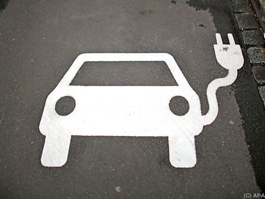 Elektroautos erfreuen sich zunehmender Beliebtheit Elektroautos erfreuen sich zunehmender Beliebtheit