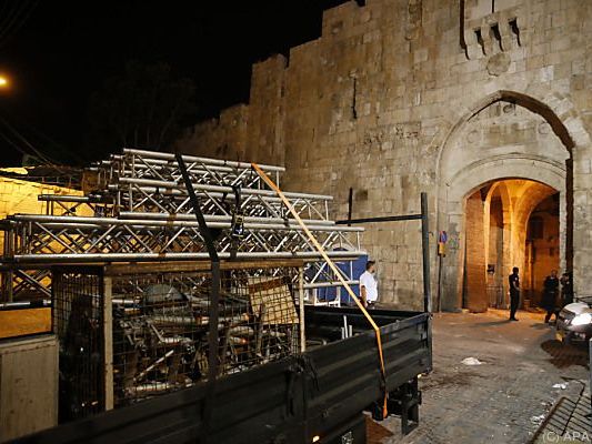 Kürzlich errichtete Absperrgitter wurden wieder abgebaut Kürzlich errichtete Absperrgitter wurden wieder abgebaut