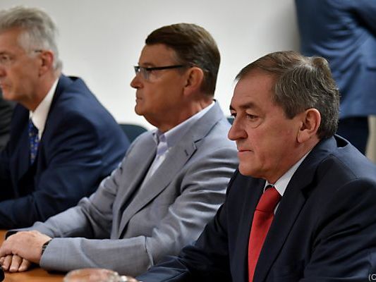 Es wird mit einem Rücktritt Schadens gerechnet Es wird mit einem Rücktritt Schadens gerechnet