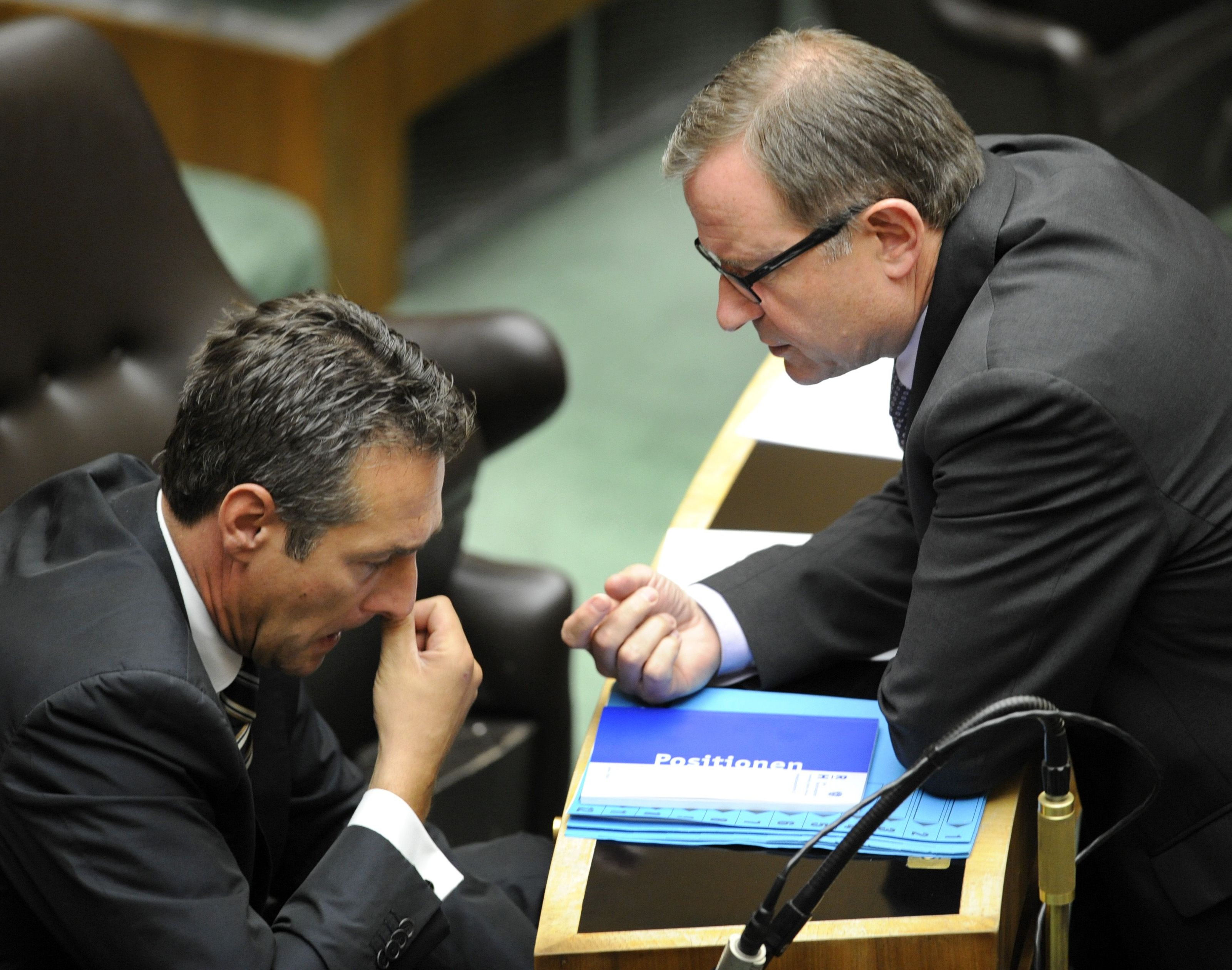 Strache, Kopf sekundieren Kurz. Strache, Kopf sekundieren Kurz.