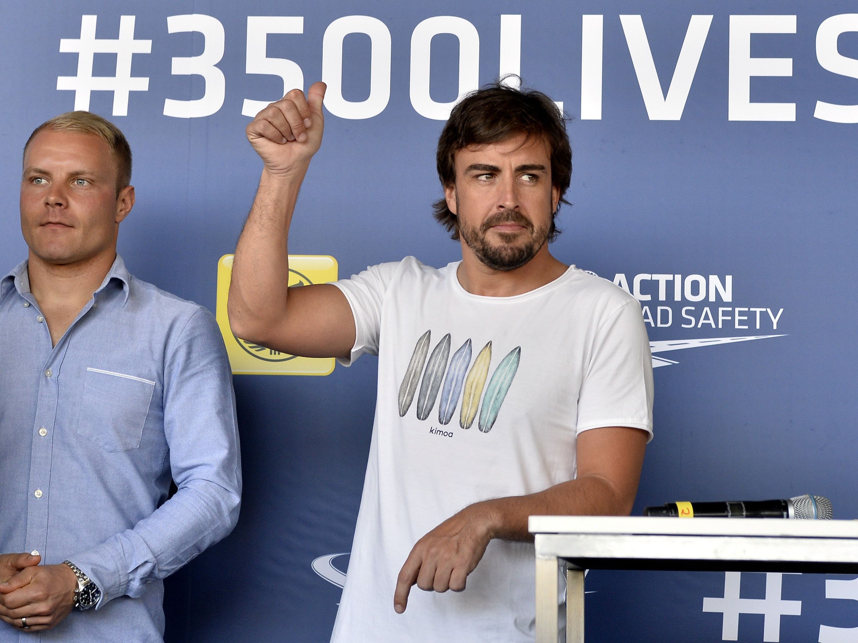 Die Formel-1-Fahrer Valtteri Bottas (l.) und Fernando Alonso in Wien. Die Formel-1-Fahrer Valtteri Bottas (l.) und Fernando Alonso in Wien.