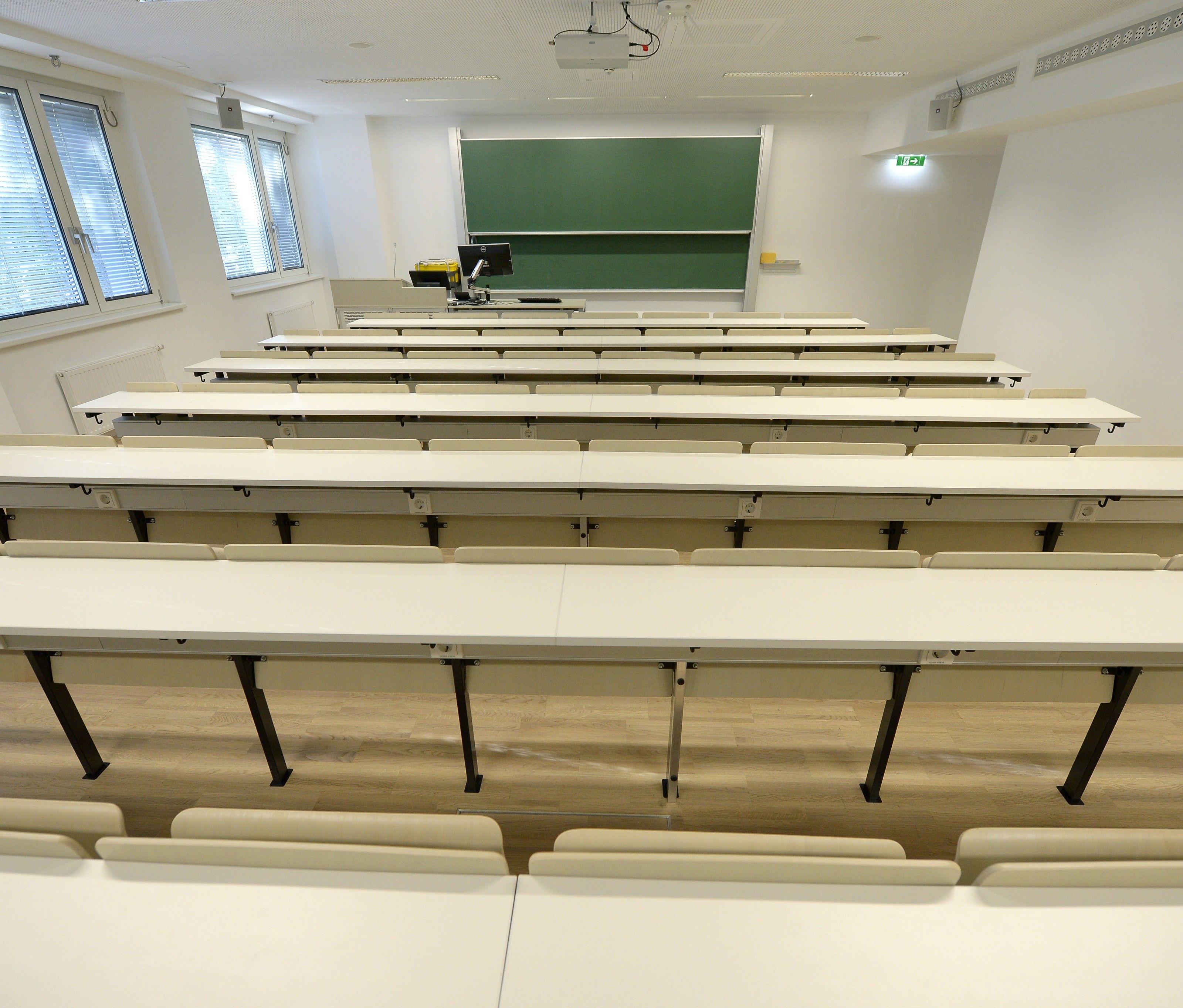 Eltern von Maturanten sollten kontrollieren, ob die Familienbeihilfe für Juli überwiesen wurde. Eltern von Maturanten sollten kontrollieren, ob die Familienbeihilfe für Juli überwiesen wurde.