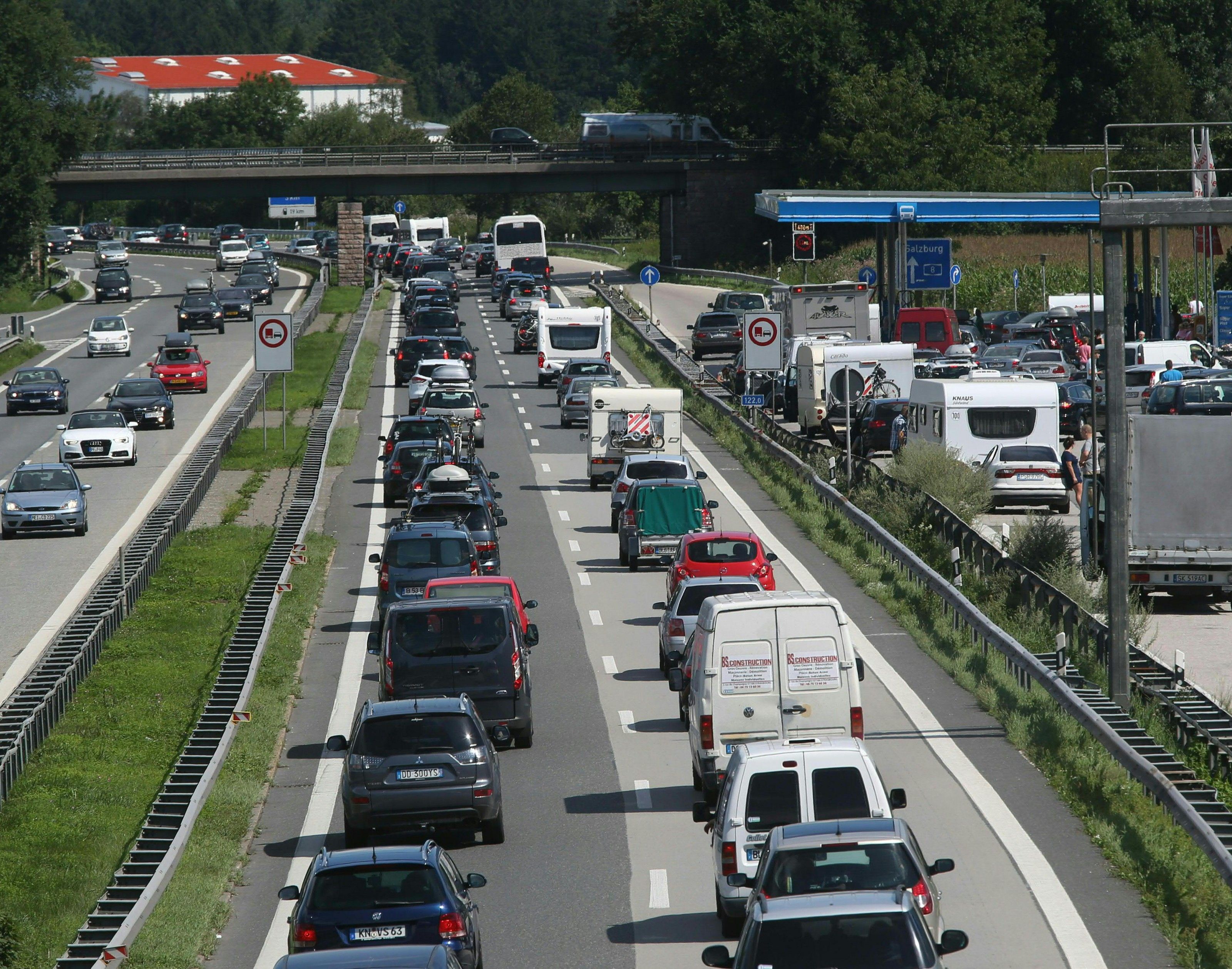 Am Wochenende brauchen Autofahrer wieder viel Geduld. Am Wochenende brauchen Autofahrer wieder viel Geduld.