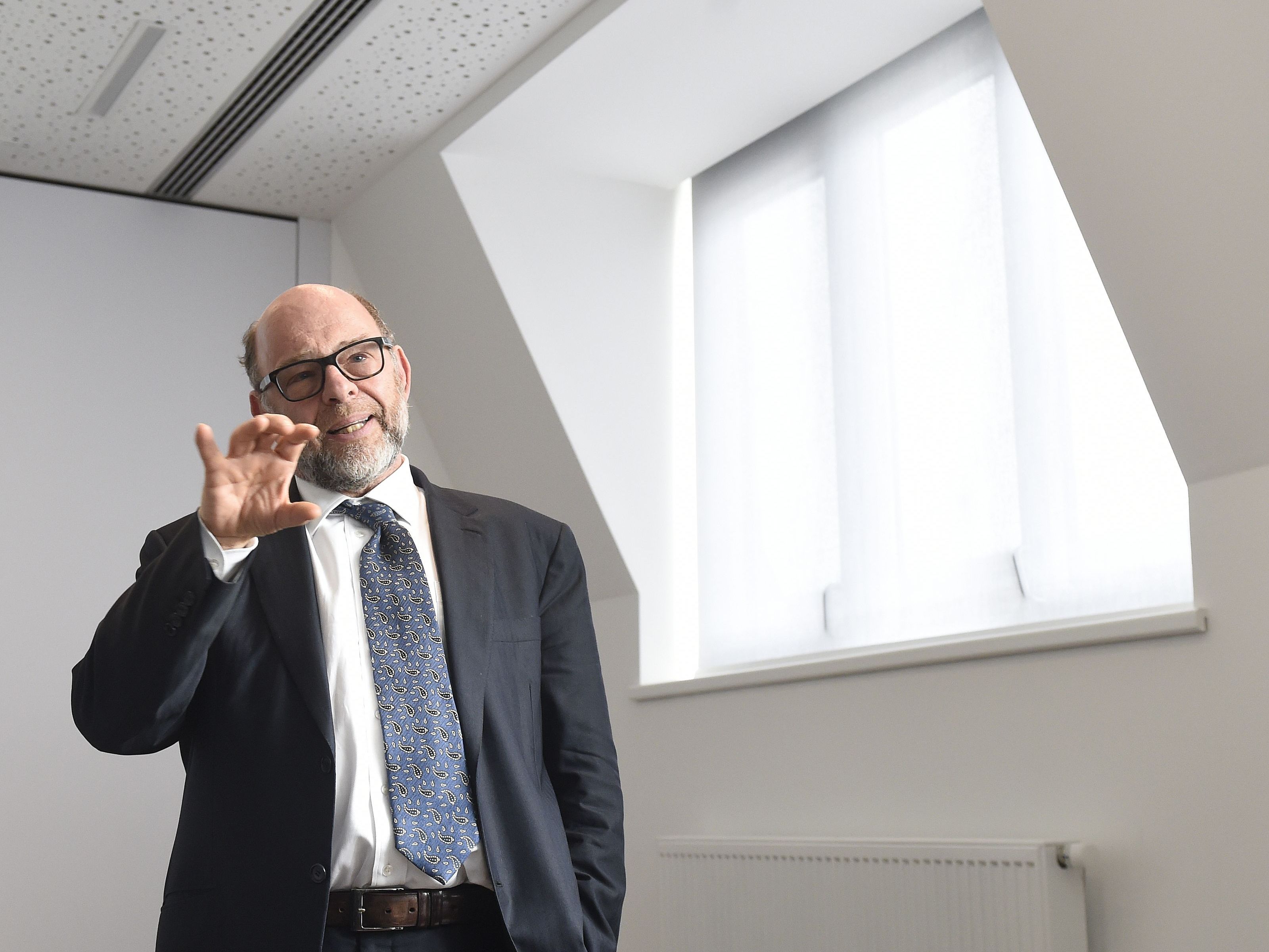 Anwalt Gabriel Lansky wird kritisiert Anwalt Gabriel Lansky wird kritisiert