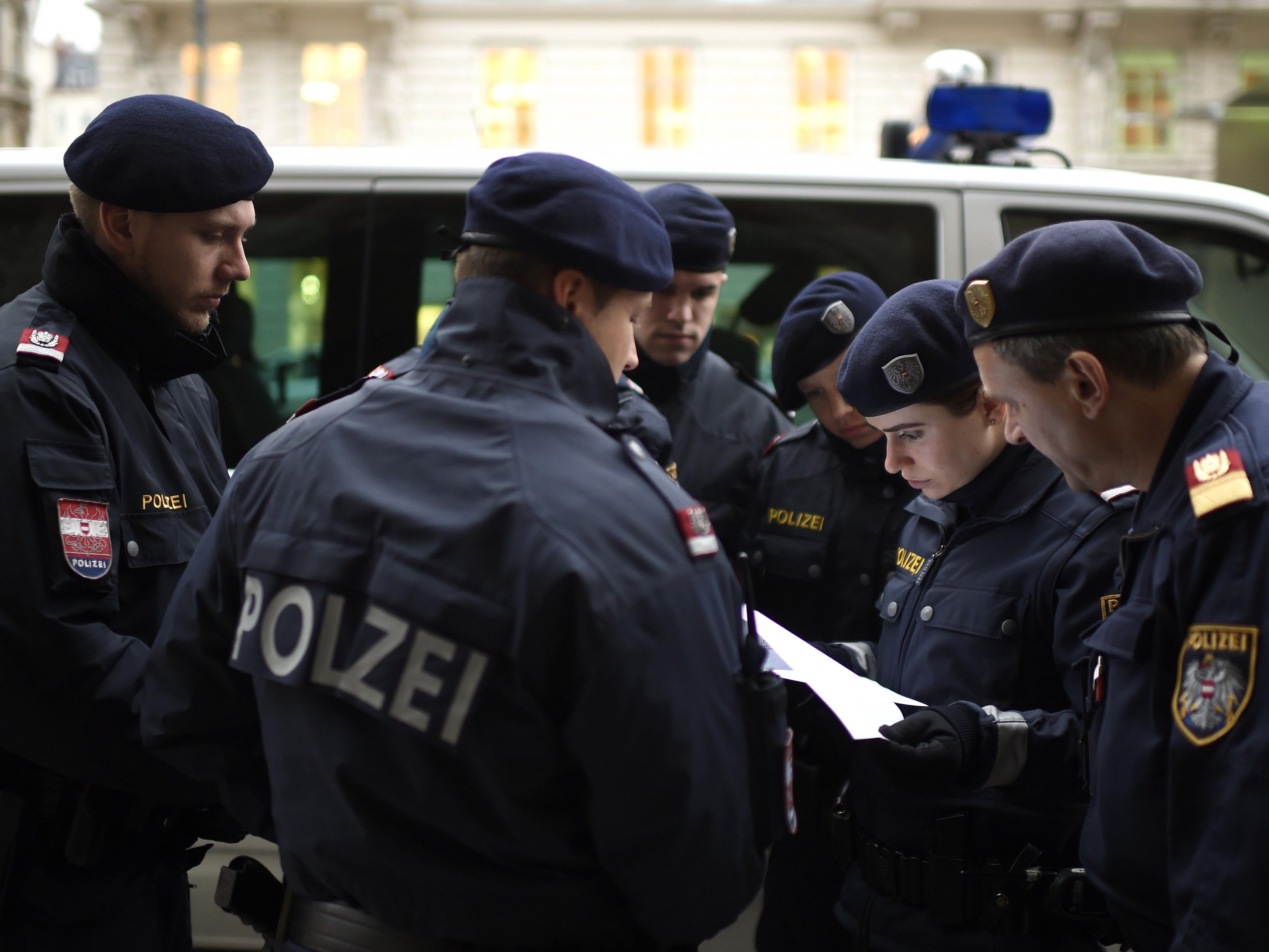 Bei einer Abschiebung in der Leopoldstadt wurden zwei Beamte attackiert