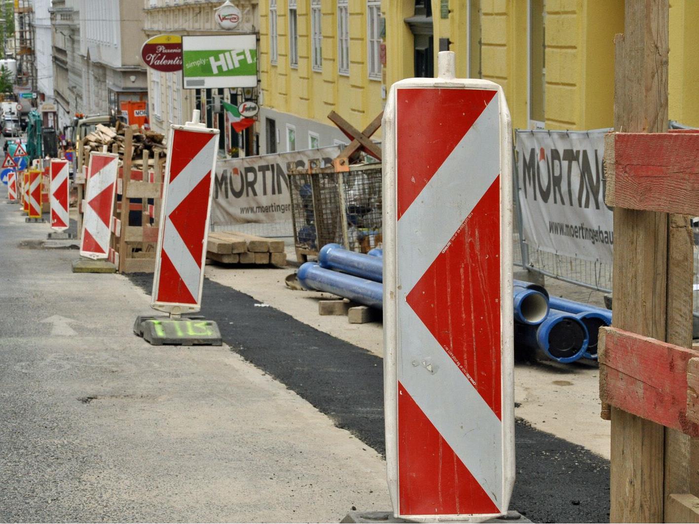 Die Bauarbeiten auf der Laaer-Berg-Straße sollen bis Ende August andauern.