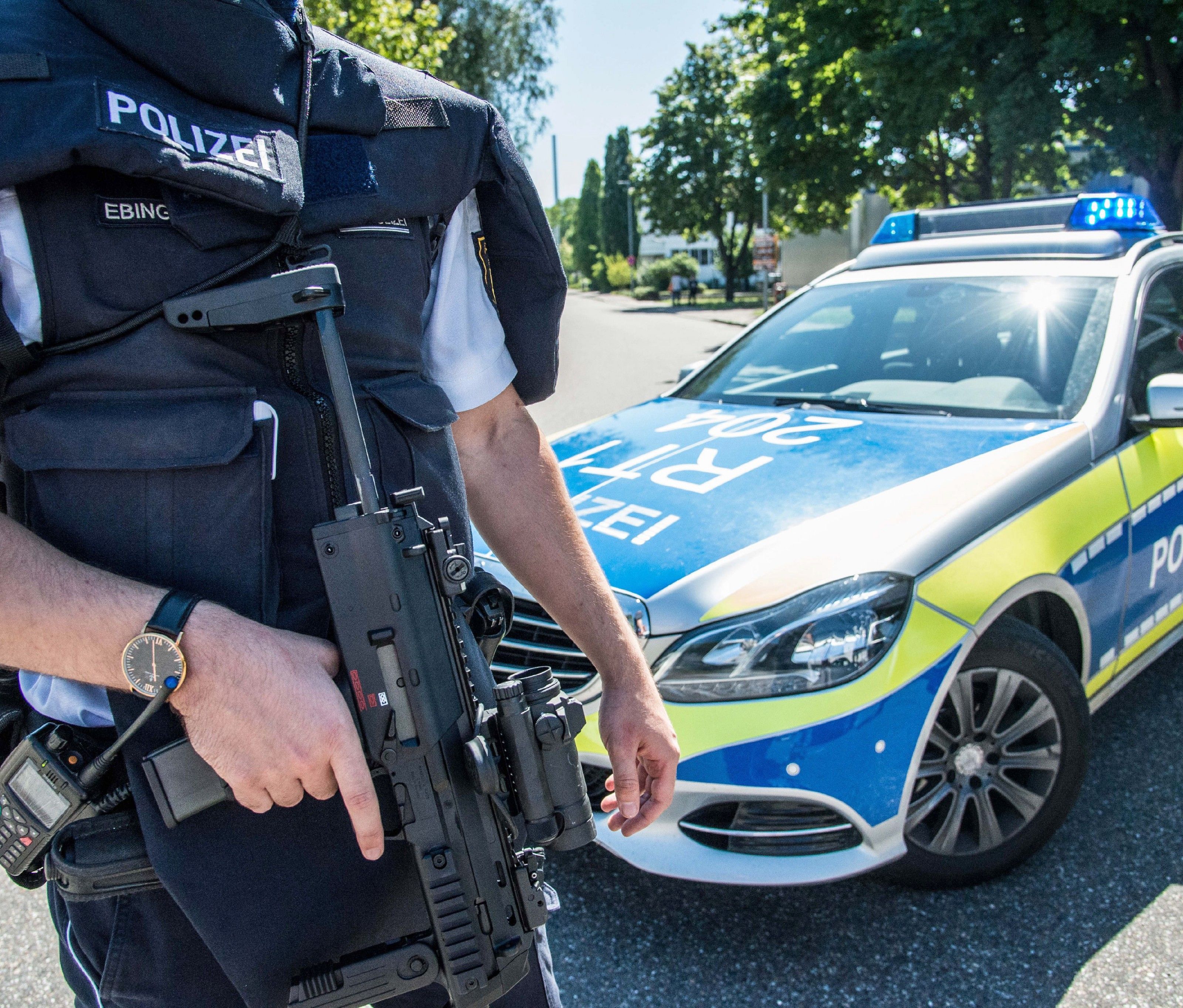 Nach dem Verdächtigen wird weiter gefahndet. Nach dem Verdächtigen wird weiter gefahndet.