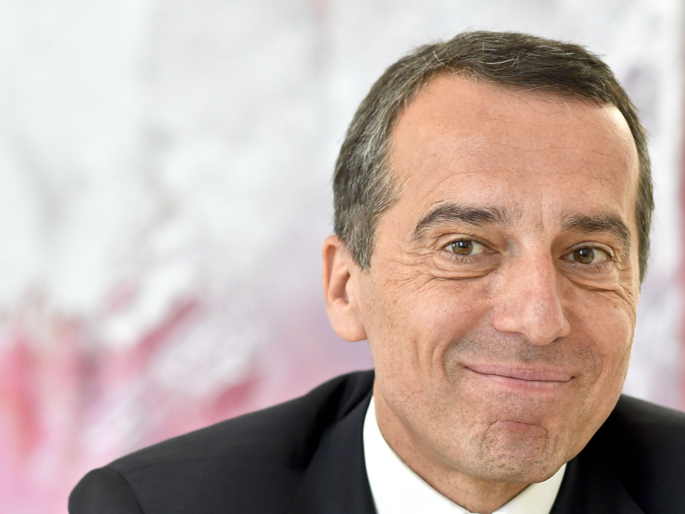 Die SPÖ startet eine Videoserie zu Koalitionsbedingungen mit Kanzler Kern Die SPÖ startet eine Videoserie zu Koalitionsbedingungen mit Kanzler Kern