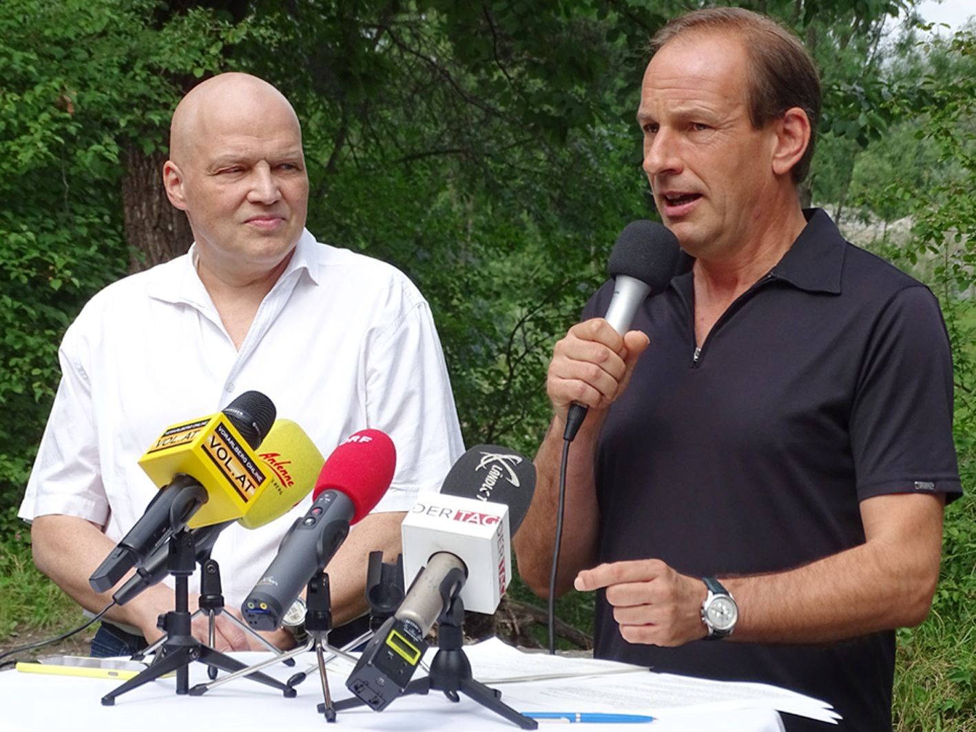 Bgm. Dieter Egger und StR. Günter Mathis erklärten die neuen Hohenemser Bestimmungen. Bgm. Dieter Egger und StR. Günter Mathis erklärten die neuen Hohenemser Bestimmungen.