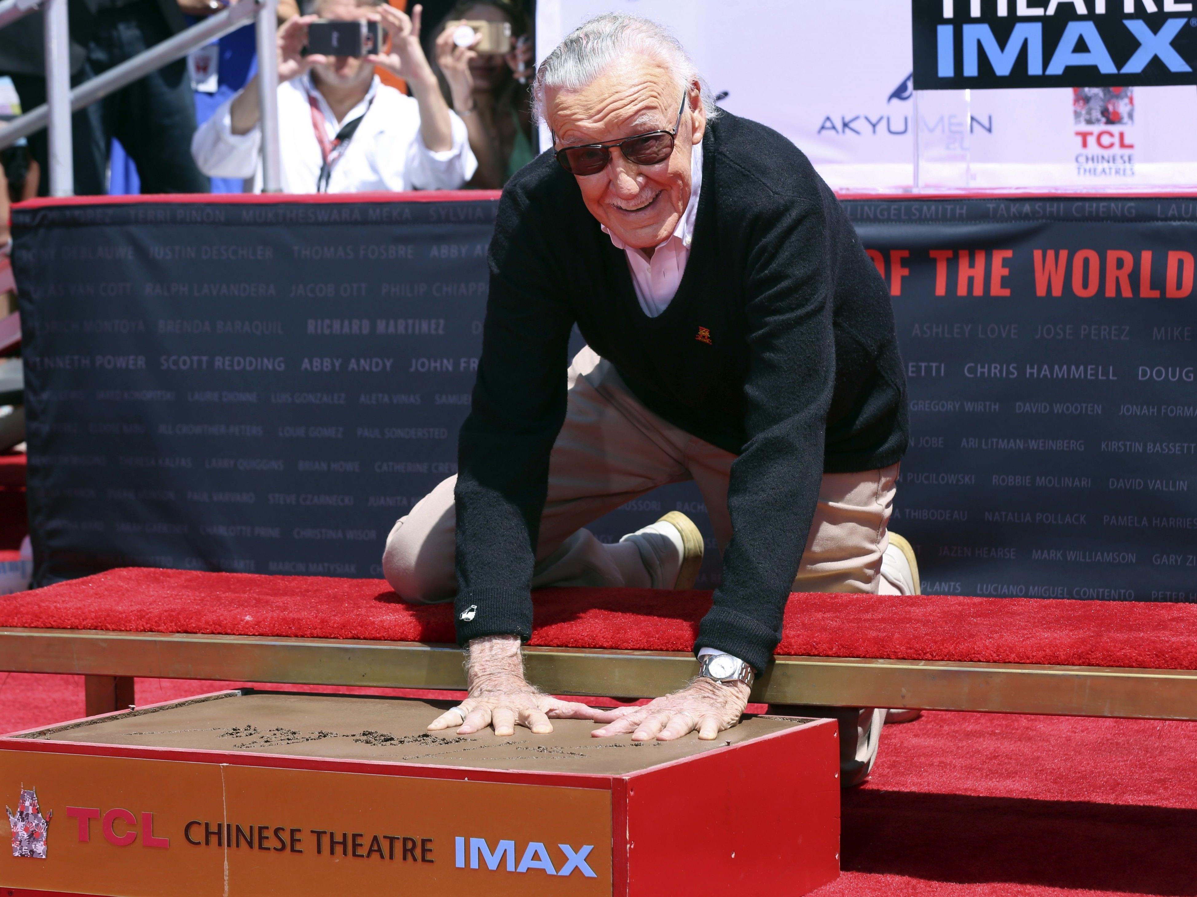 Stan Lee wurde am Hollywood Boulevard in Zement verewigt.