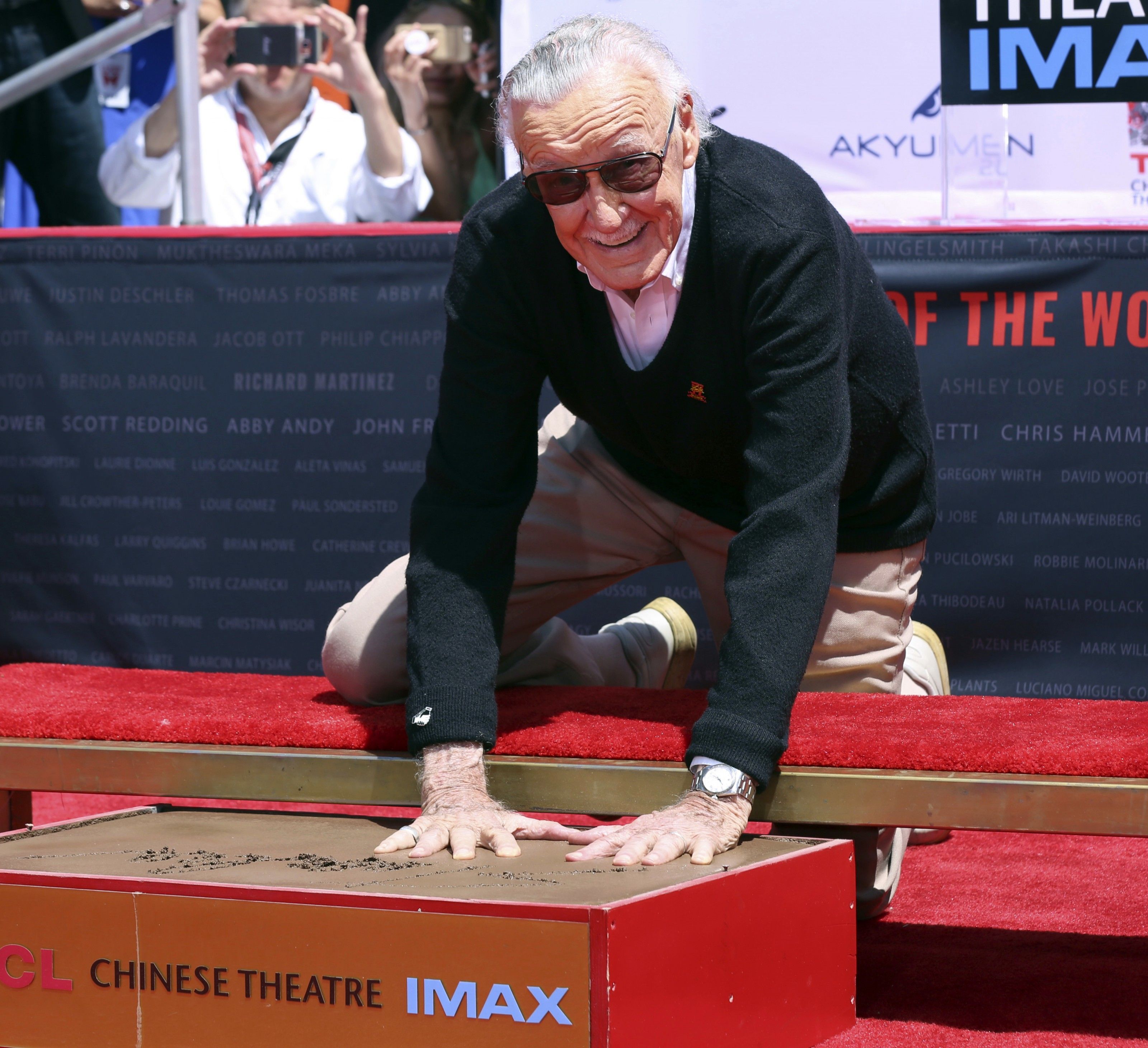 Stan Lee wurde am Hollywood Boulevard in Zement verewigt. Stan Lee wurde am Hollywood Boulevard in Zement verewigt.
