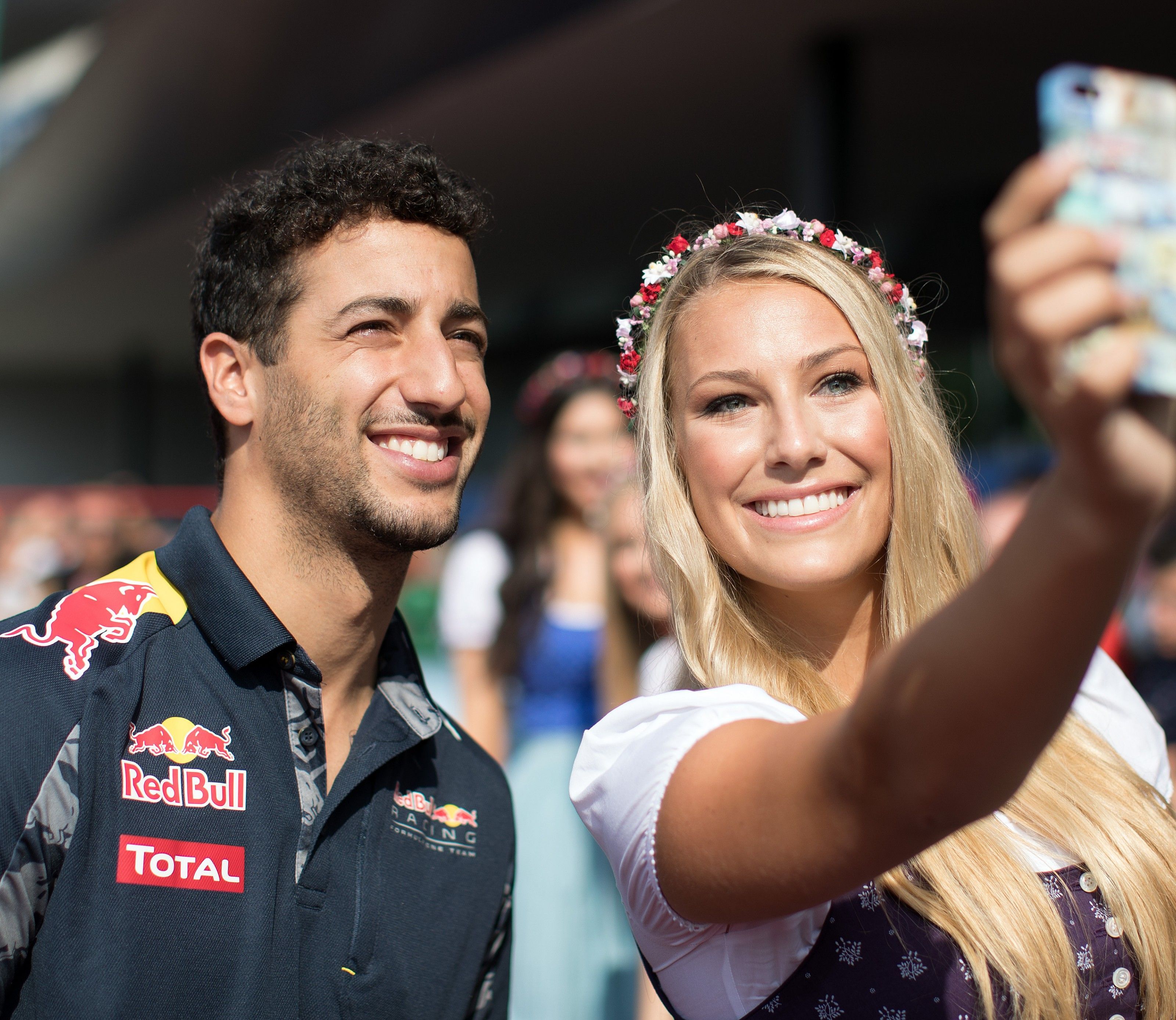 Rahmenprogramm: Konzerte, Events und Autogrammstunden beim Formel 1-Rennen in Spielberg. Rahmenprogramm: Konzerte, Events und Autogrammstunden beim Formel 1-Rennen in Spielberg.