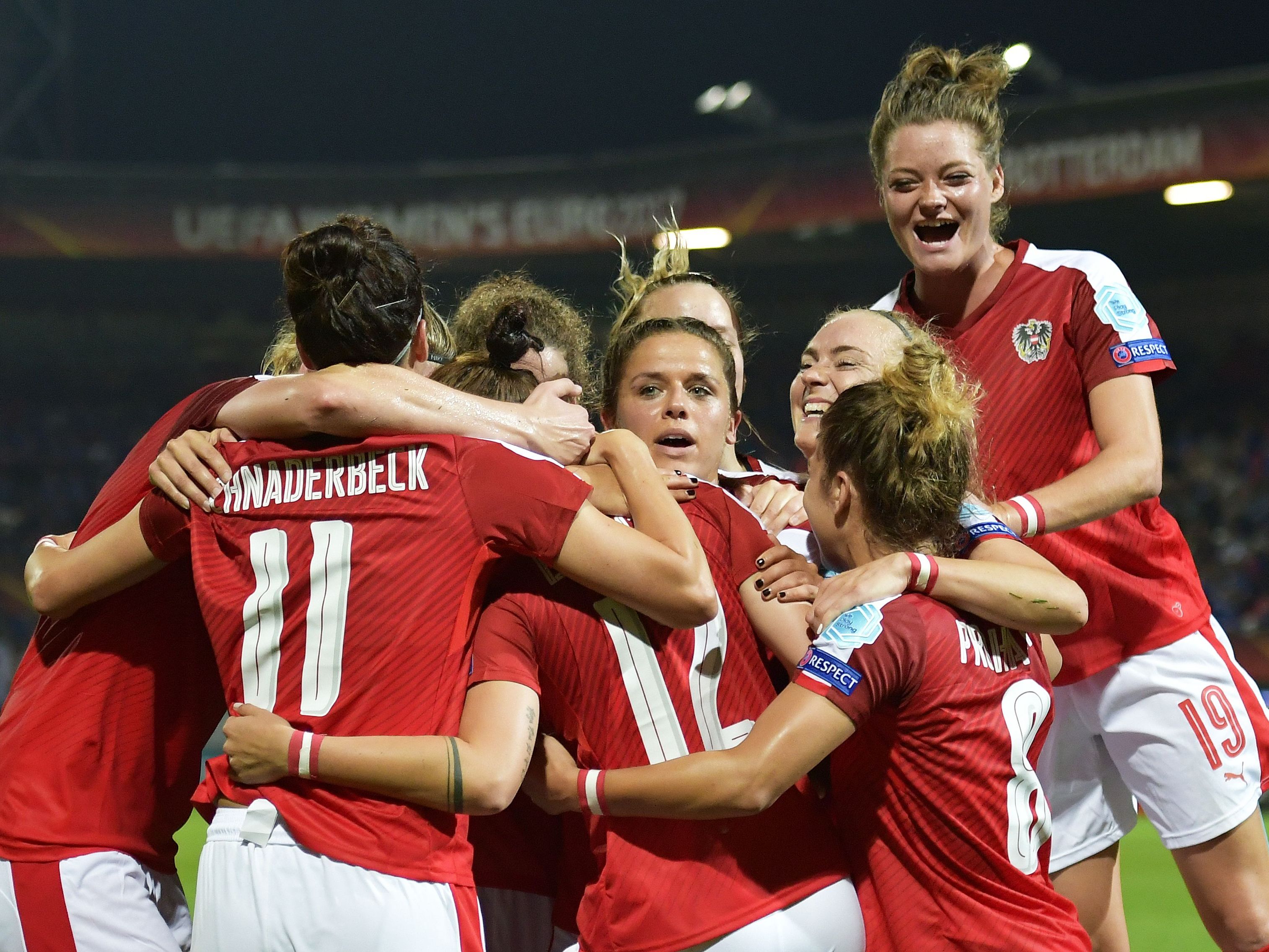 Österreich steht in der Frauen EM im Viertelfinale und trifft auf Spanien. Österreich steht in der Frauen EM im Viertelfinale und trifft auf Spanien.