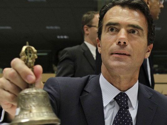 Staatssekretär Gozi: "Mühsam, auf jede x-te Kehrtwende reagieren zu müssen". Staatssekretär Gozi: "Mühsam, auf jede x-te Kehrtwende reagieren zu müssen".