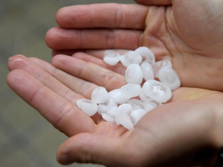 Heftiger Hagel sorgte an der Adria für weiße Strände Heftiger Hagel sorgte an der Adria für weiße Strände