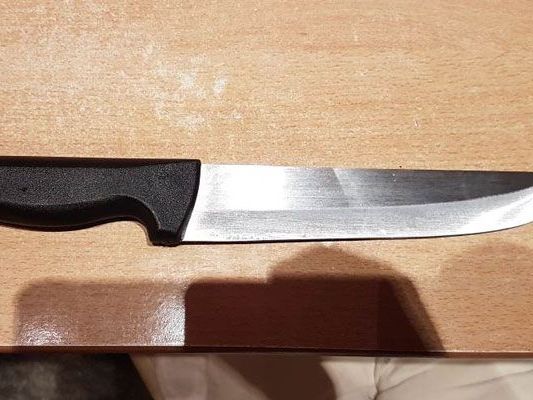 Mit diesem Messer bedrohte der Sohn seinen Vater Mit diesem Messer bedrohte der Sohn seinen Vater