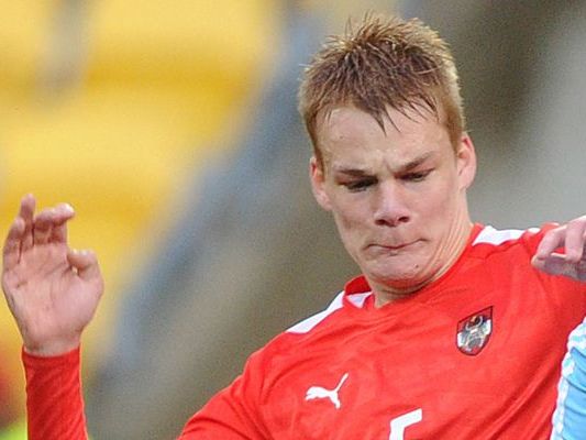 Philipp Lienhart verlässt Real Madrid und heuert beim SC Freiburg an. Philipp Lienhart verlässt Real Madrid und heuert beim SC Freiburg an.