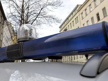 Die Beamten wurden von dem 29-Jährigen in Wien-Währing mit einem Messer bedroht. Die Beamten wurden von dem 29-Jährigen in Wien-Währing mit einem Messer bedroht.