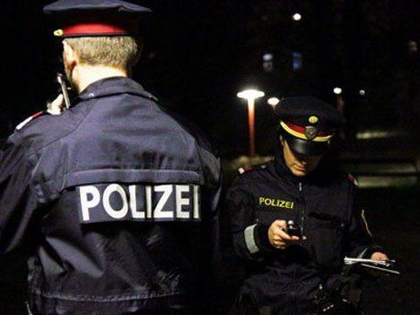 Der alkoholisierte Mann verletzte einen Polizisten. Der alkoholisierte Mann verletzte einen Polizisten.