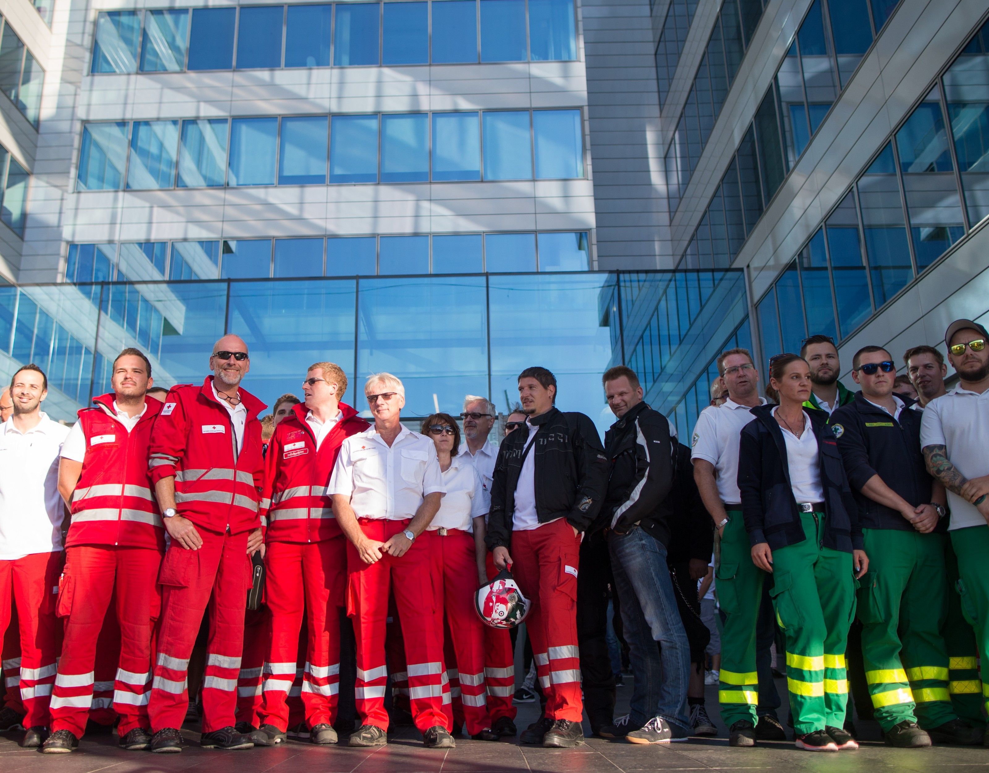 Rund 450 Sanitäter trafen sich in Wien zur Betriebsversammlung. Rund 450 Sanitäter trafen sich in Wien zur Betriebsversammlung.