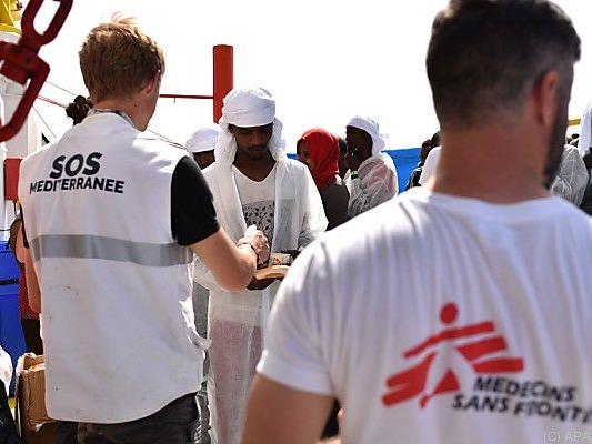 Mitarbeiter von Ärzte ohne Grenzen auf dem Rettungsschiff "Aquarius"